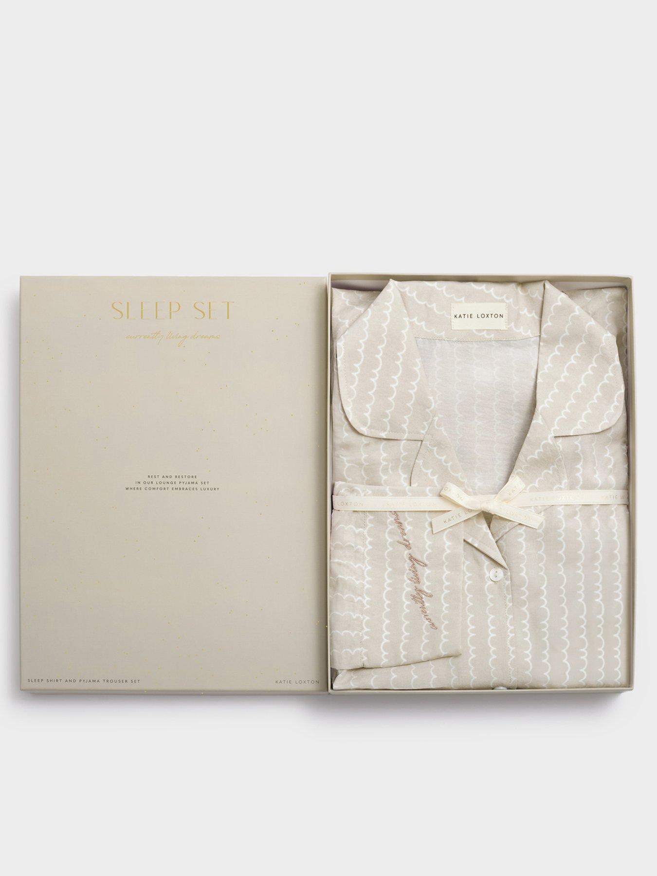 katie-loxton-gift-boxed-pyjama-set-taupe-off-white-wave-printstillFront