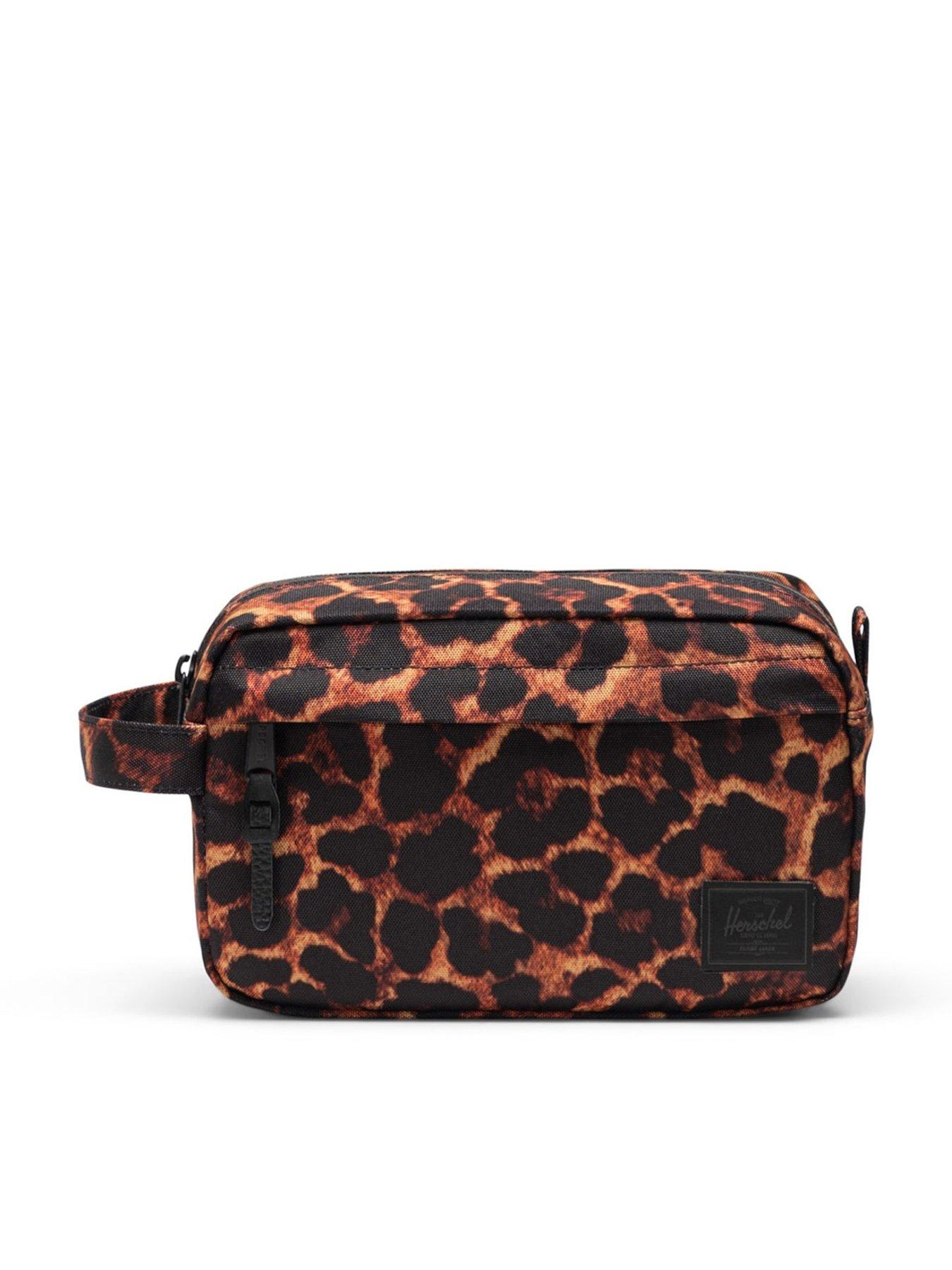 herschel-chapter-travel-kit-digi-leopard