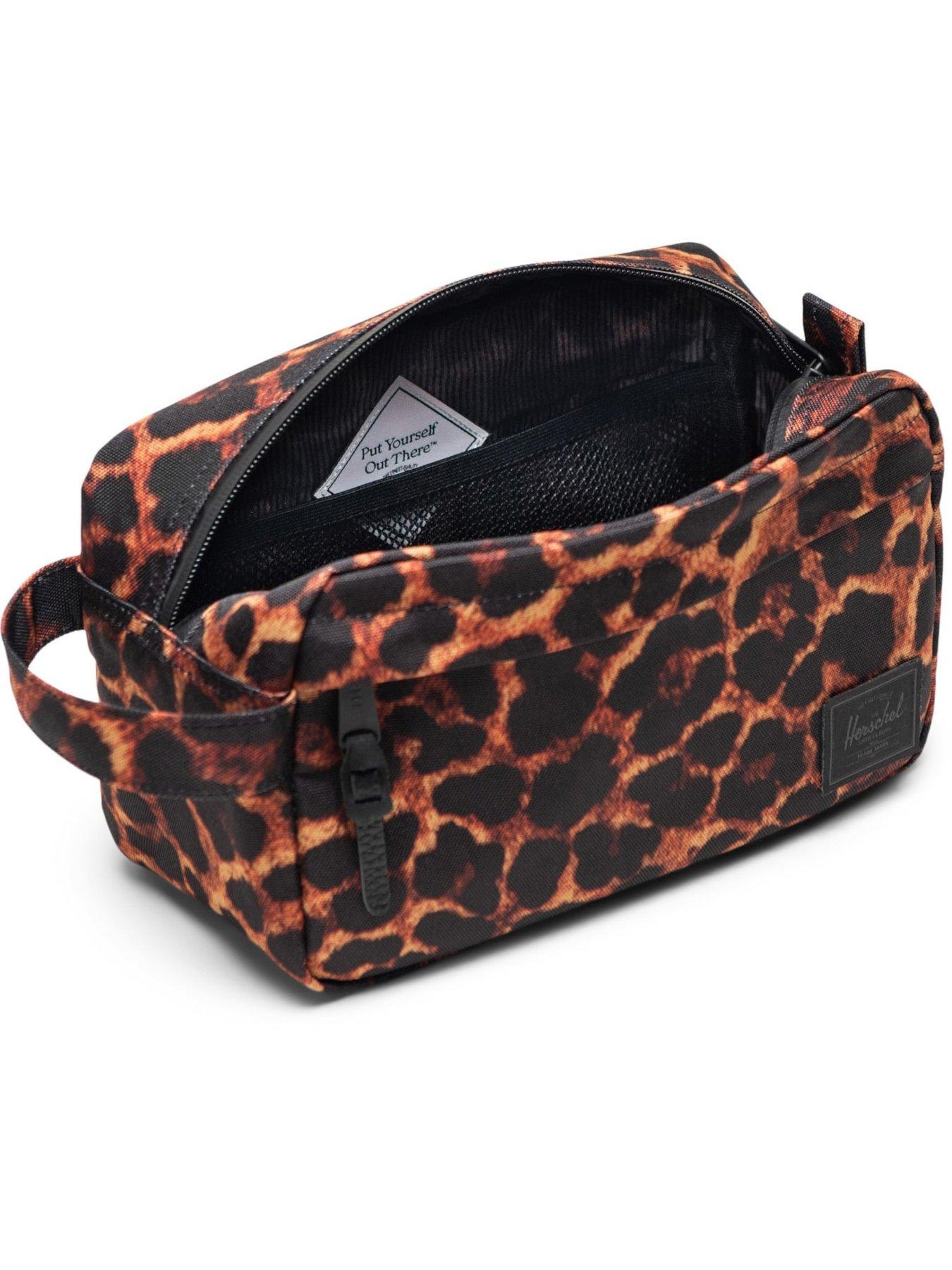 herschel-chapter-travel-kit-digi-leopardstillFront