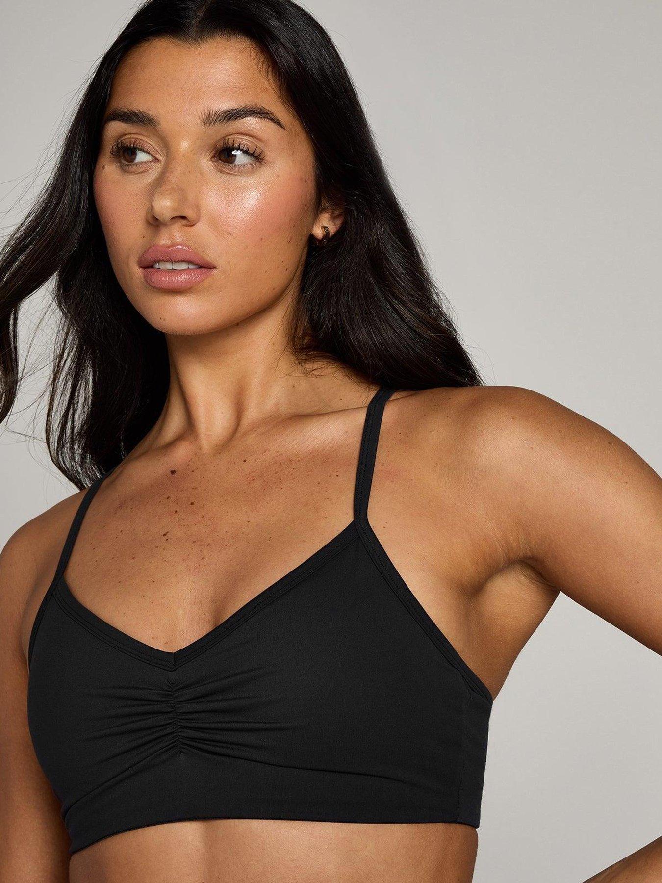 myprotein-womens-training-tempo-seamless-bra-blackoutfit