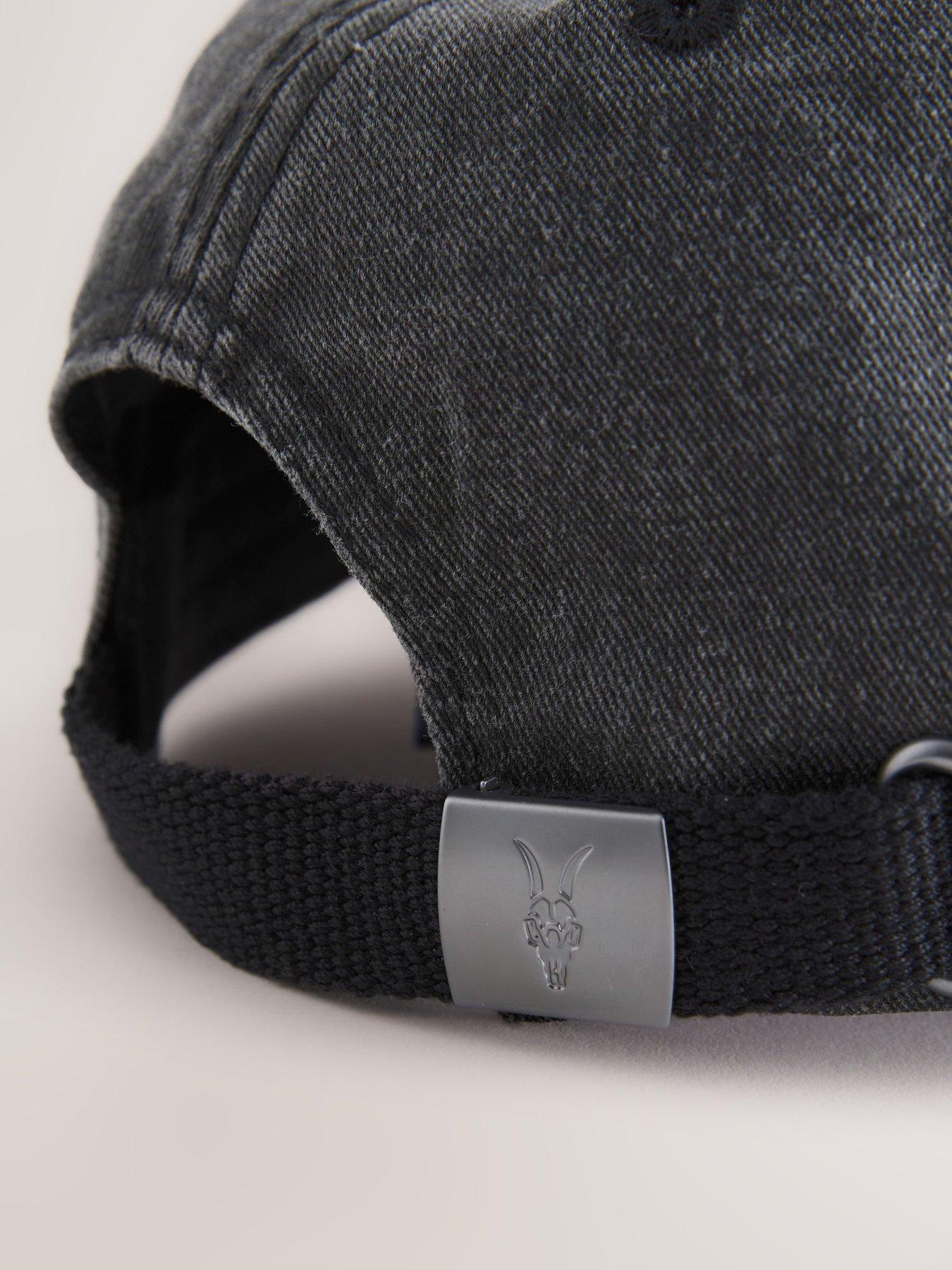 smallsaints-girls-underground-logo-baseball-cap-greyoutfit