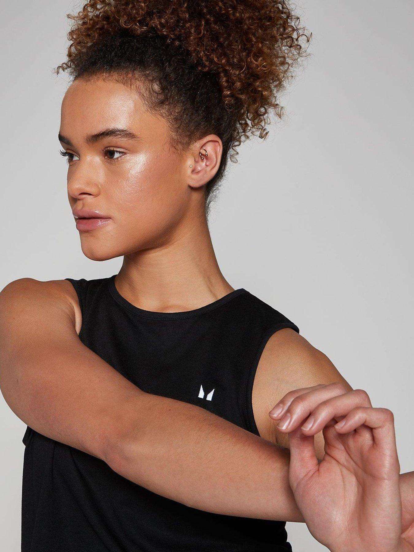 myprotein-womens-training-training-regular-fit-cropped-vest-blackoutfit