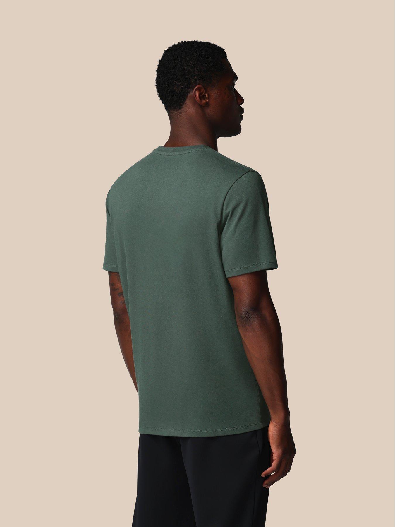 castore-mens-training-graphic-t-shirt-greenstillFront