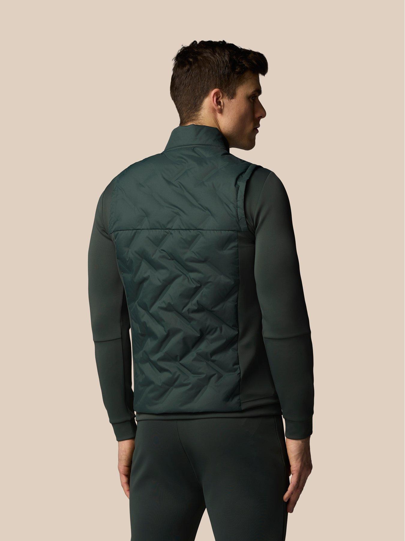 castore-mens-training-hybrid-gilet-greenstillFront