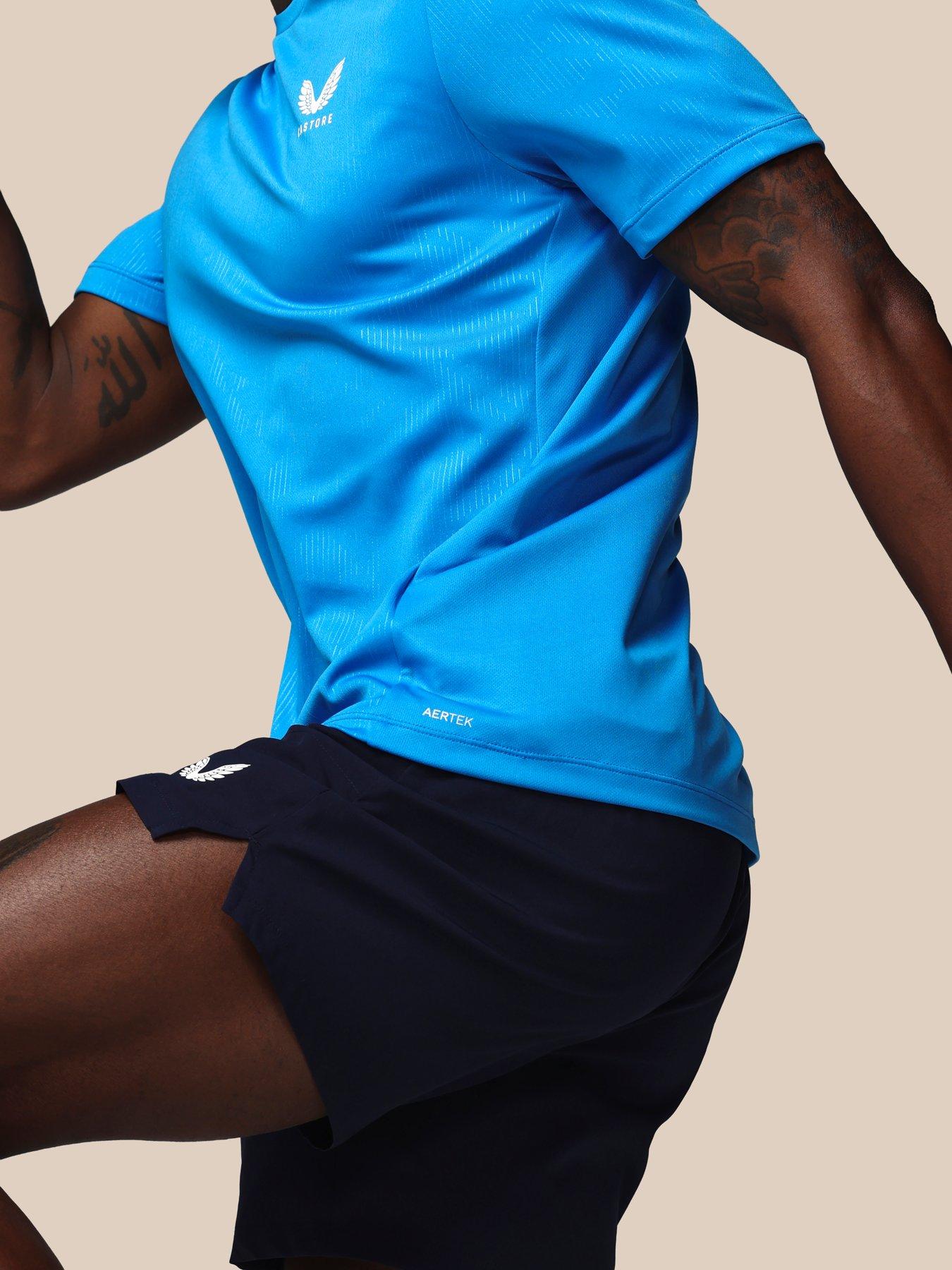 castore-mens-training-printed-t-shirt-blueoutfit