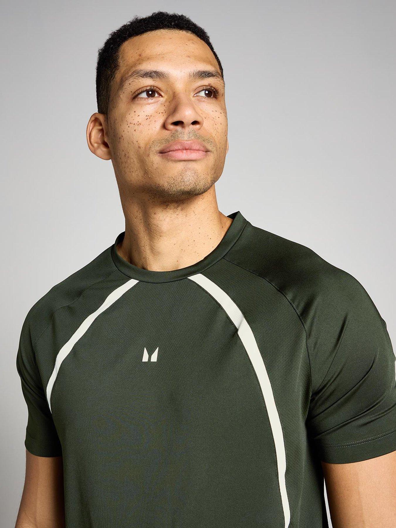 myprotein-mens-training-tempo-panel-t-shirt-greenoutfit