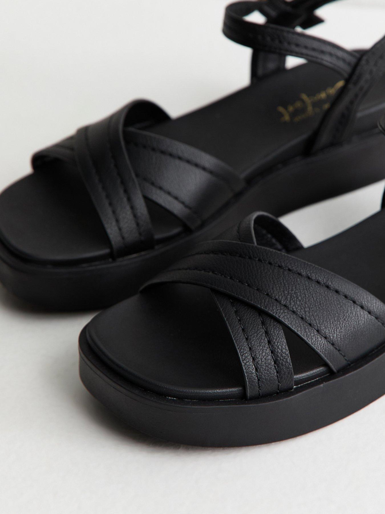 Image 5 of 6 of New Look Faux Leather Cross Over Flatform Sandals - Black&nbsp;
