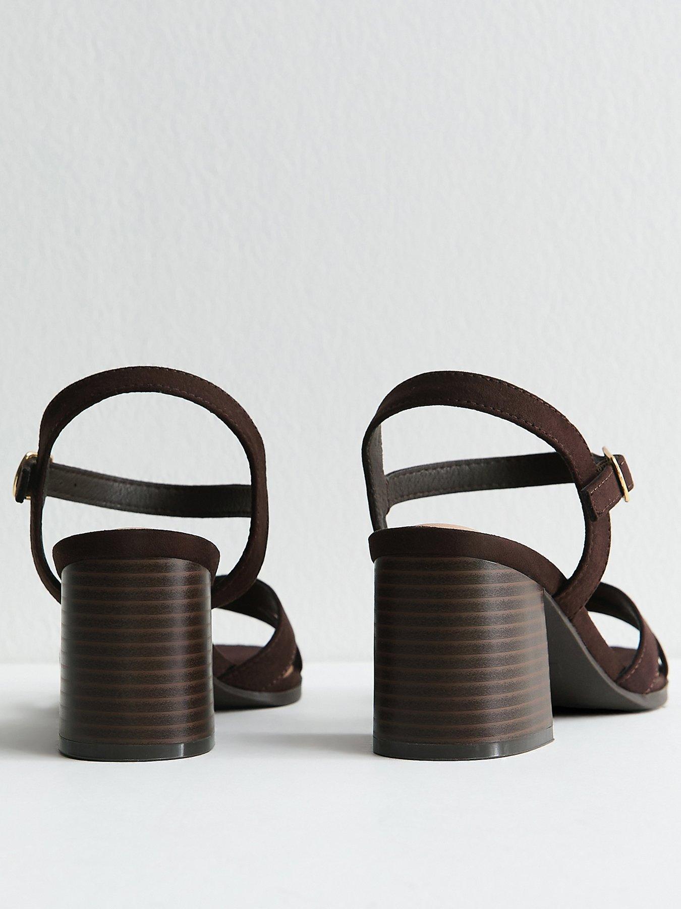 new-look-faux-suede-crossover-strap-sandals-dark-brownoutfit
