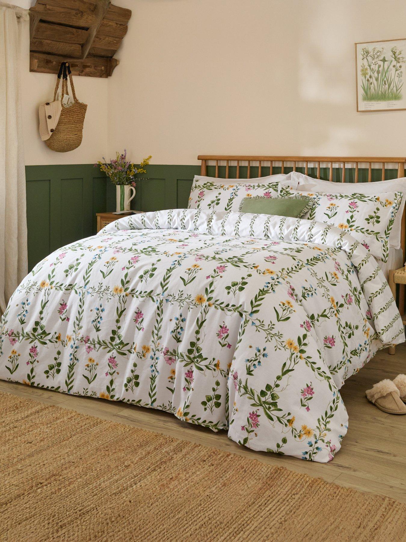 wylder-olivia-duvet-set-greenfront
