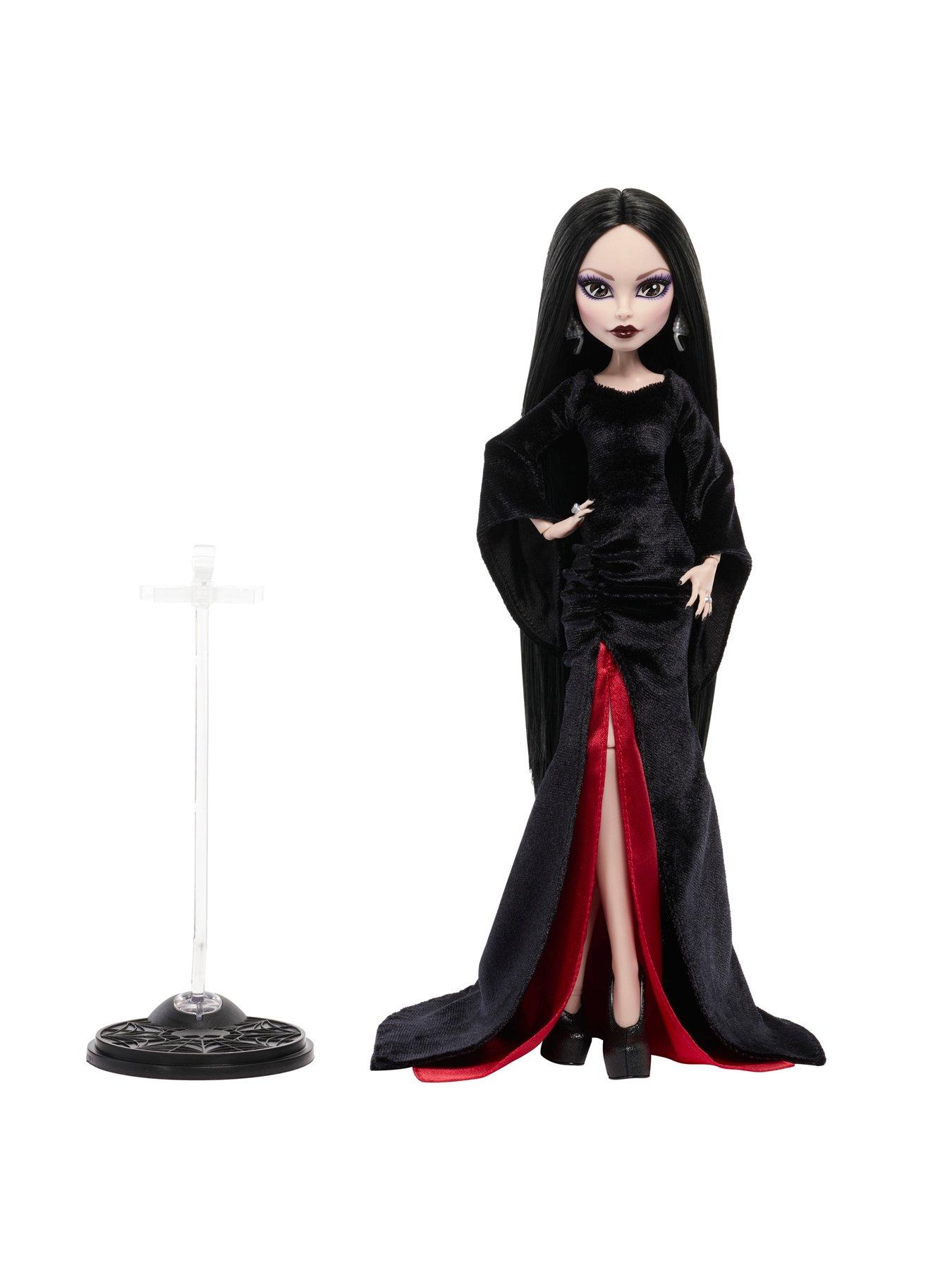 monster-high-morticia-addams-dolldetail