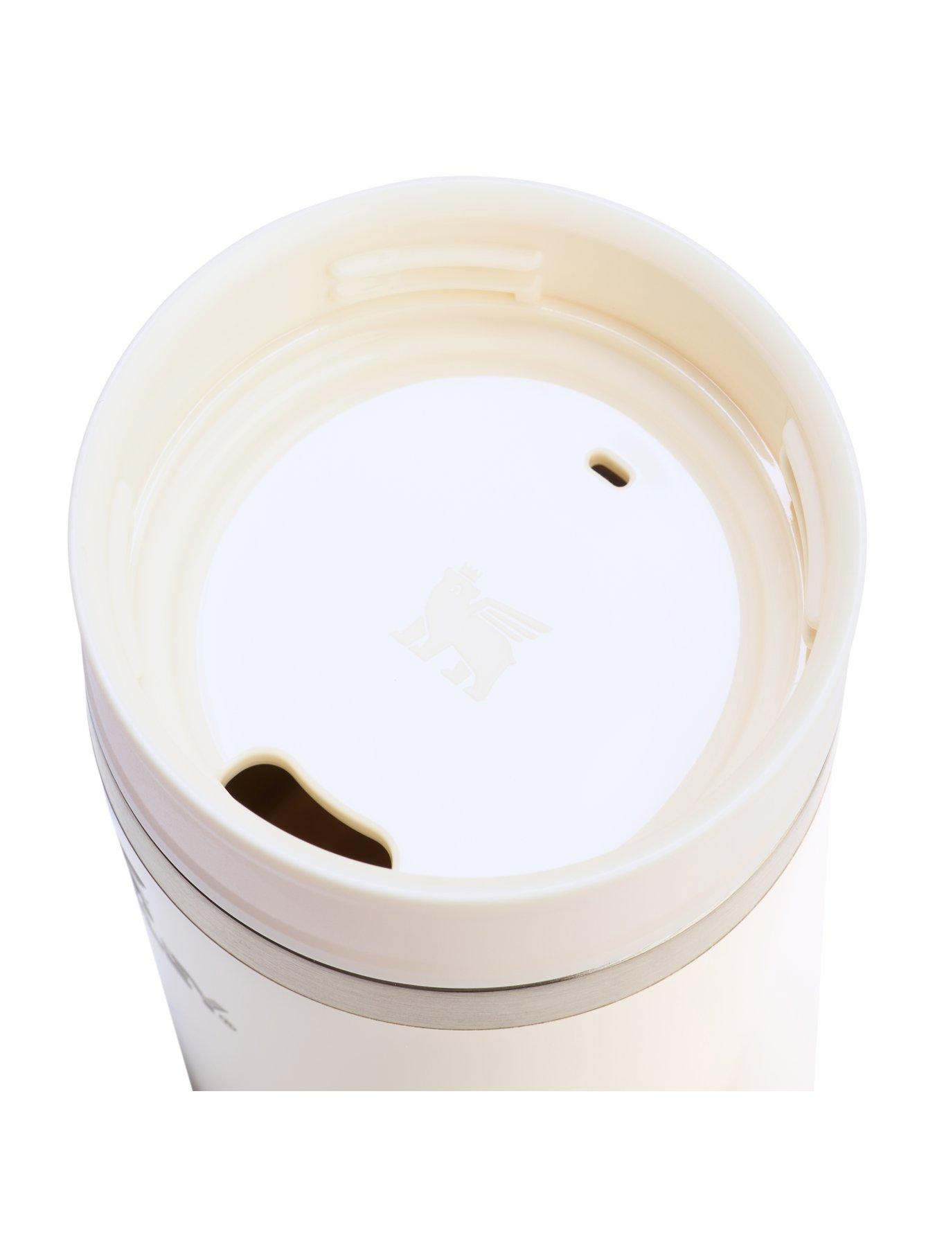 stanley-cafe-to-go-travel-mug-035loutfit