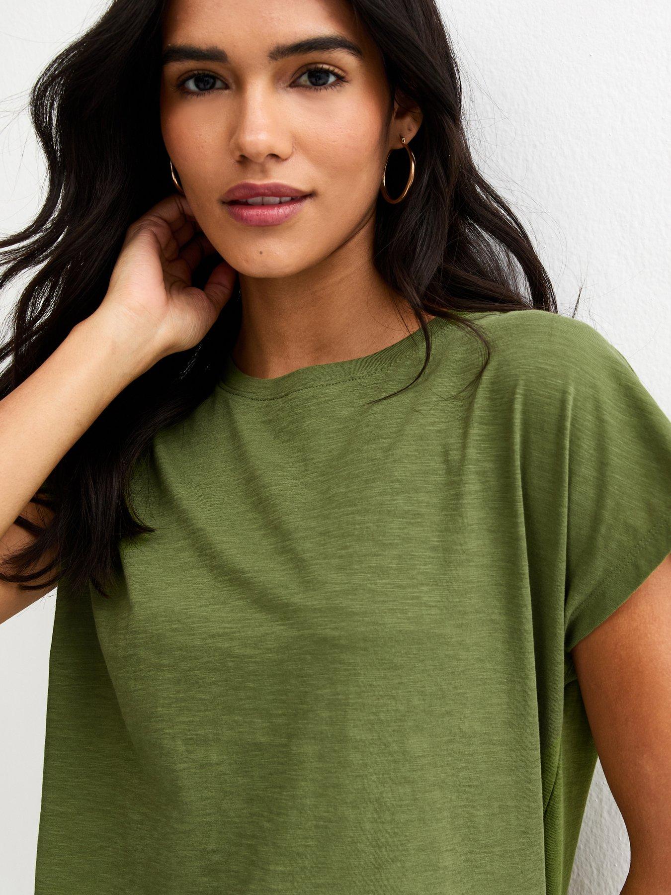 new-look-grown-on-sleeve-t-shirt-light-khakioutfit