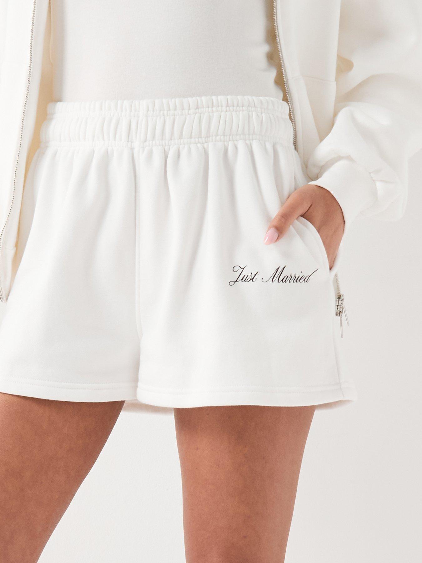 six-stories-just-married-relaxed-shortsoutfit