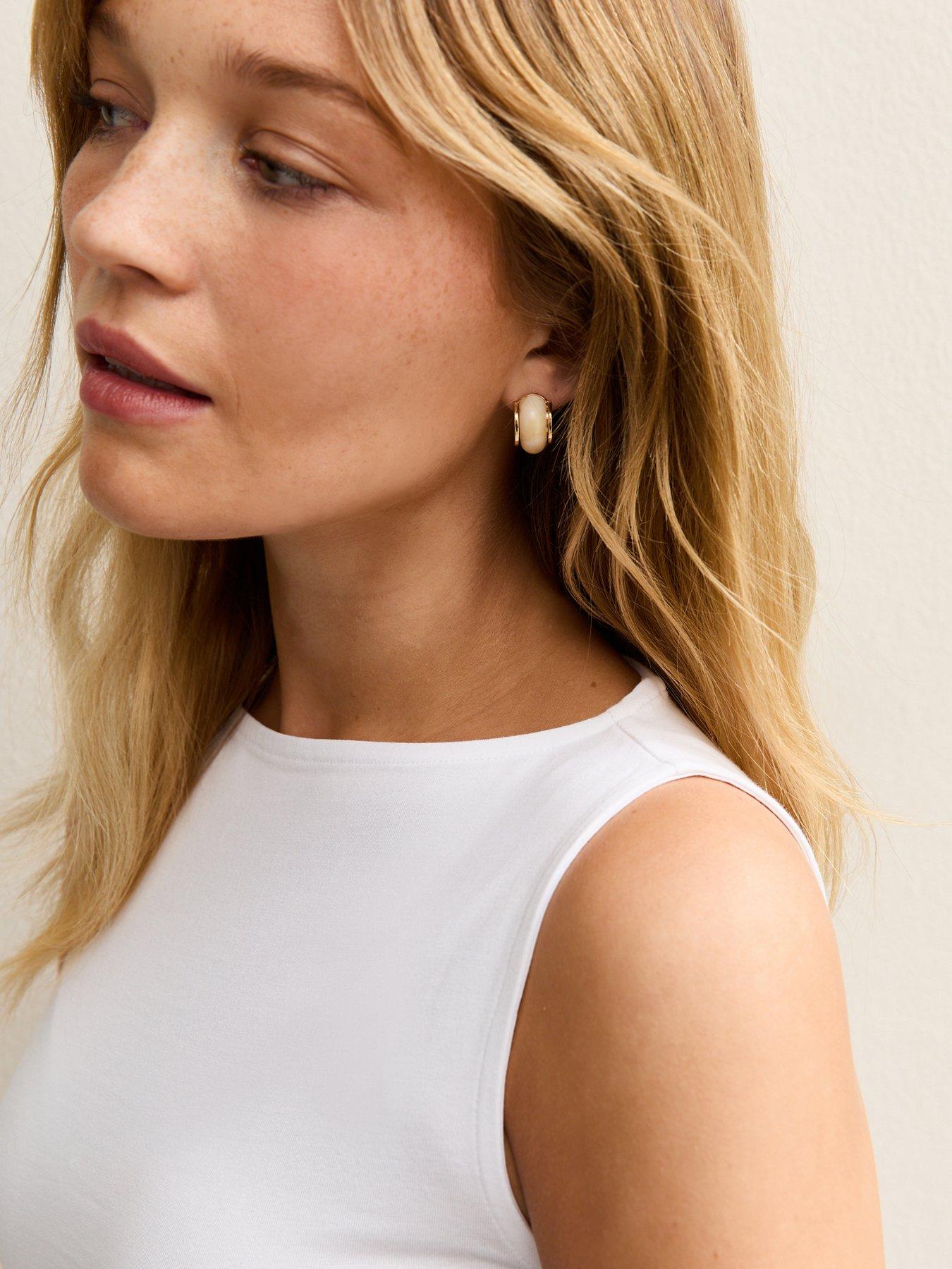 Image 4 of 5 of New Look Slash Neck Vest Top - White