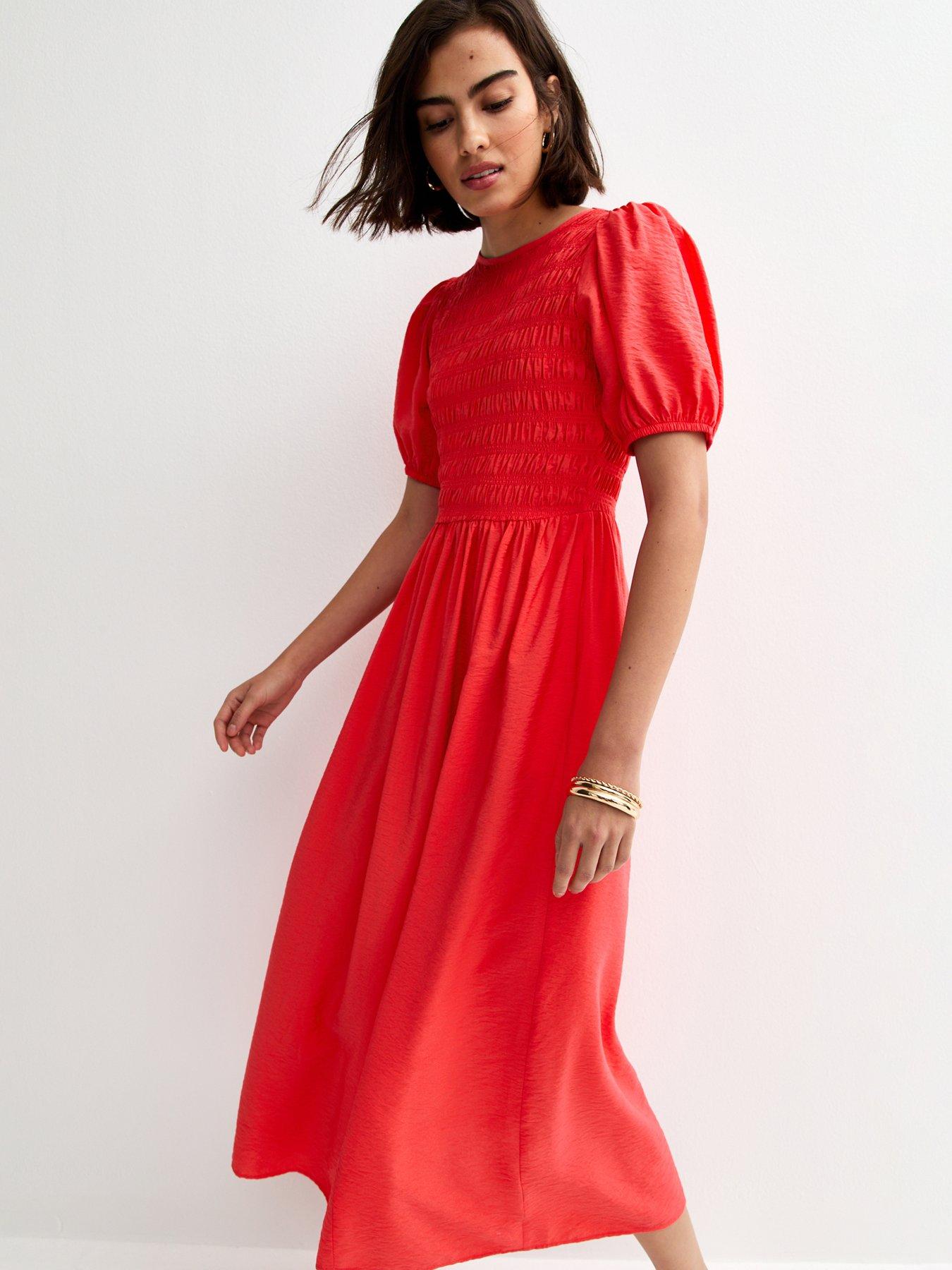 Image 3 of 5 of New Look Red Shirred Body Short Sleeve Midi Dress