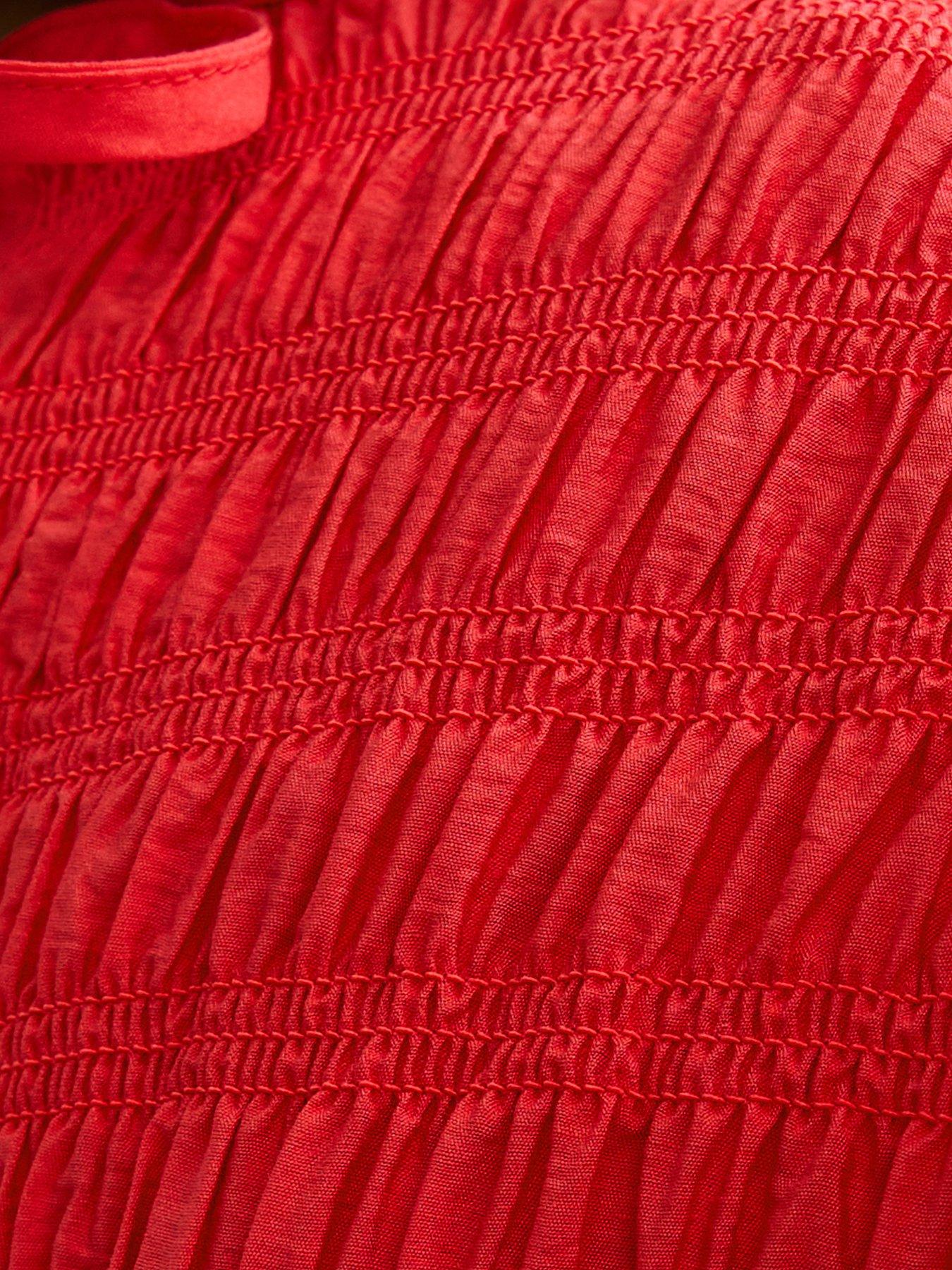 Image 5 of 5 of New Look Red Shirred Body Short Sleeve Midi Dress