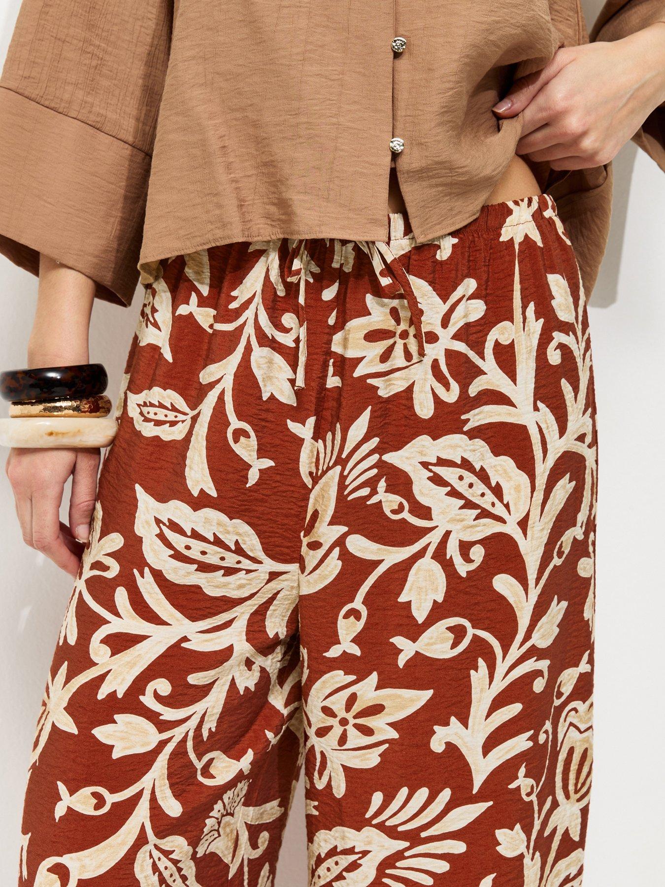 Image 4 of 5 of New Look Folk Leaf Print Wide Leg Trousers - Red