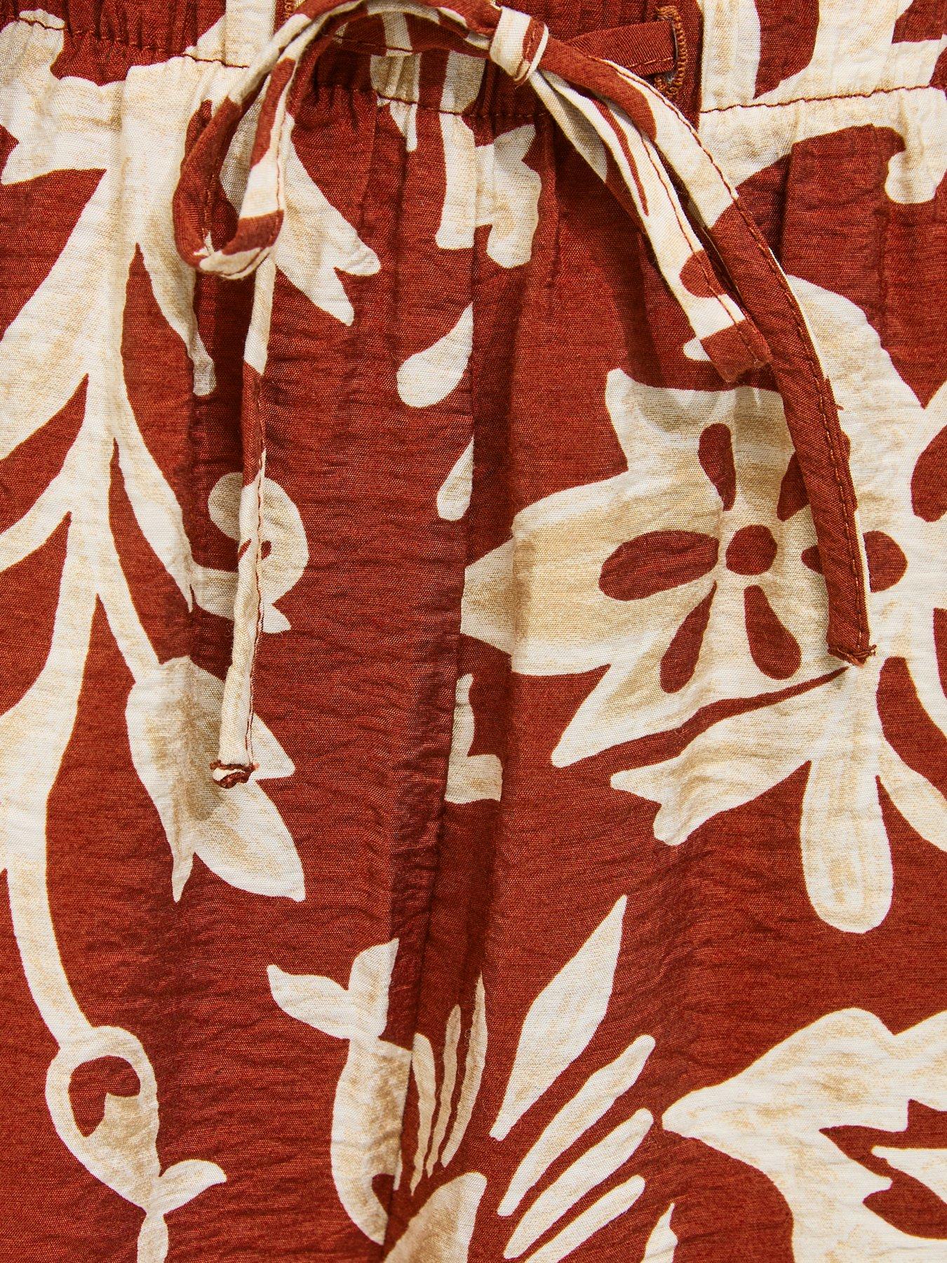 Image 5 of 5 of New Look Folk Leaf Print Wide Leg Trousers - Red
