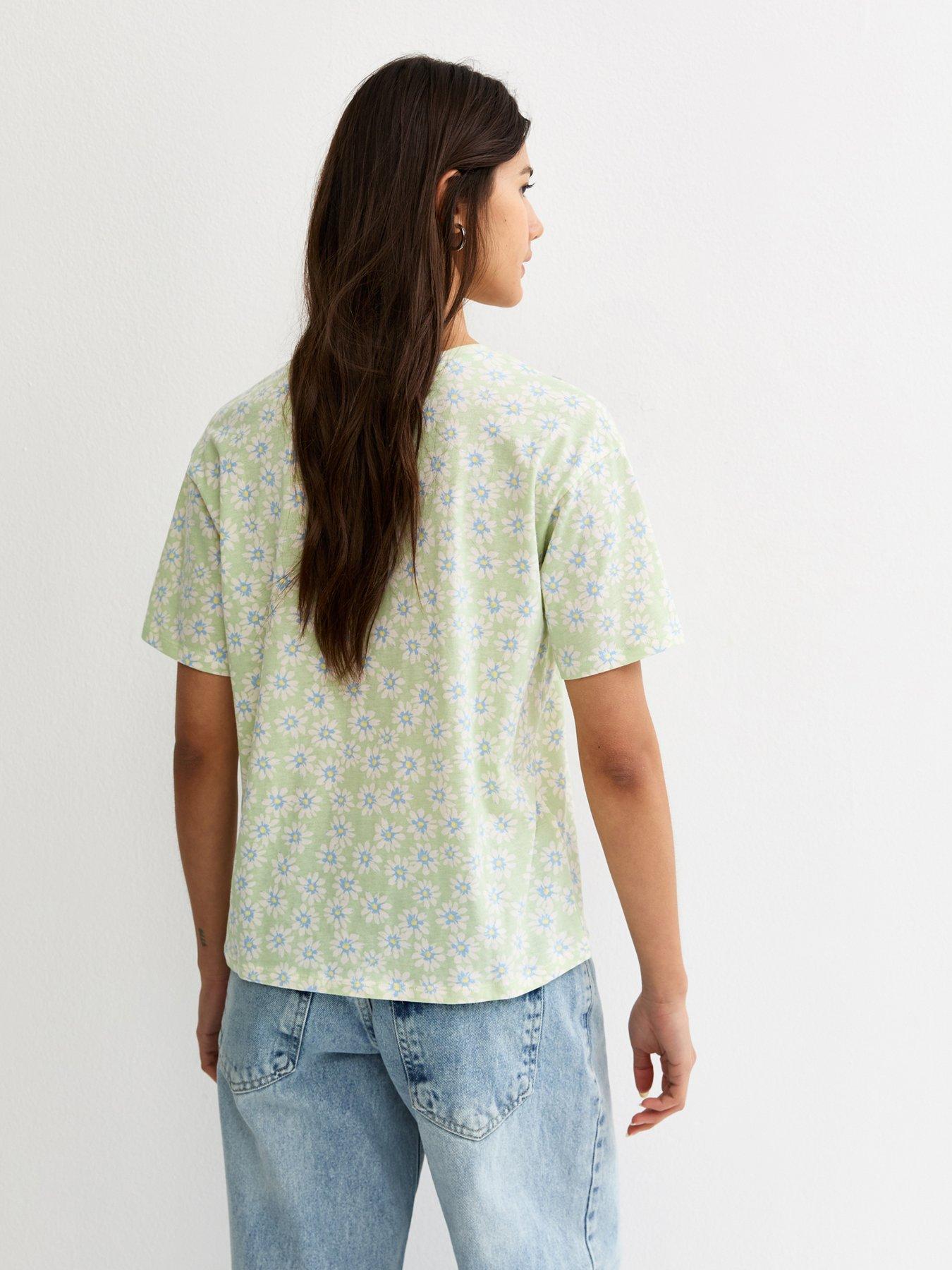 Image 2 of 5 of New Look Cotton Daisy Print T-Shirt - Green