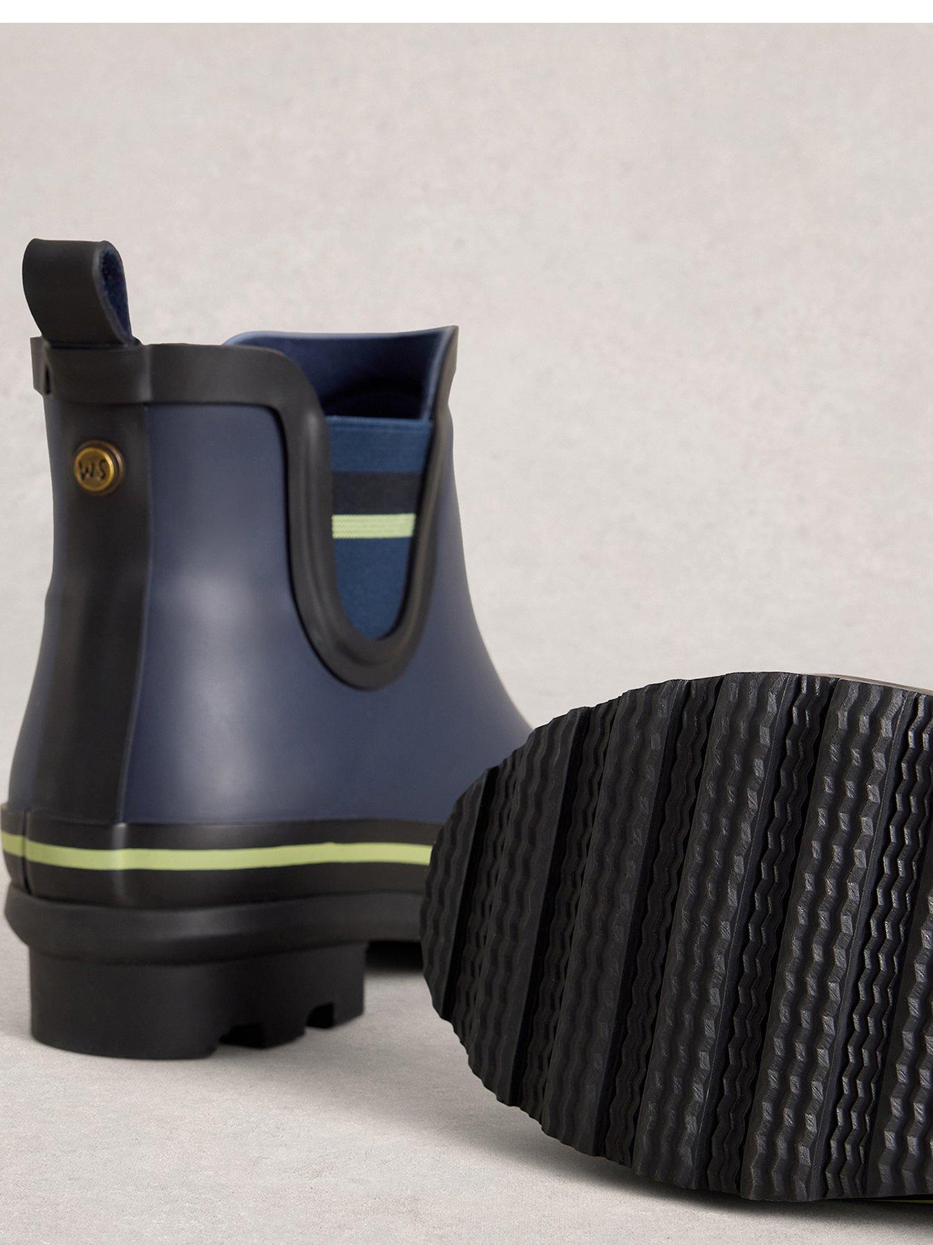 white-stuff-puddle-wellie-boots-navyoutfit