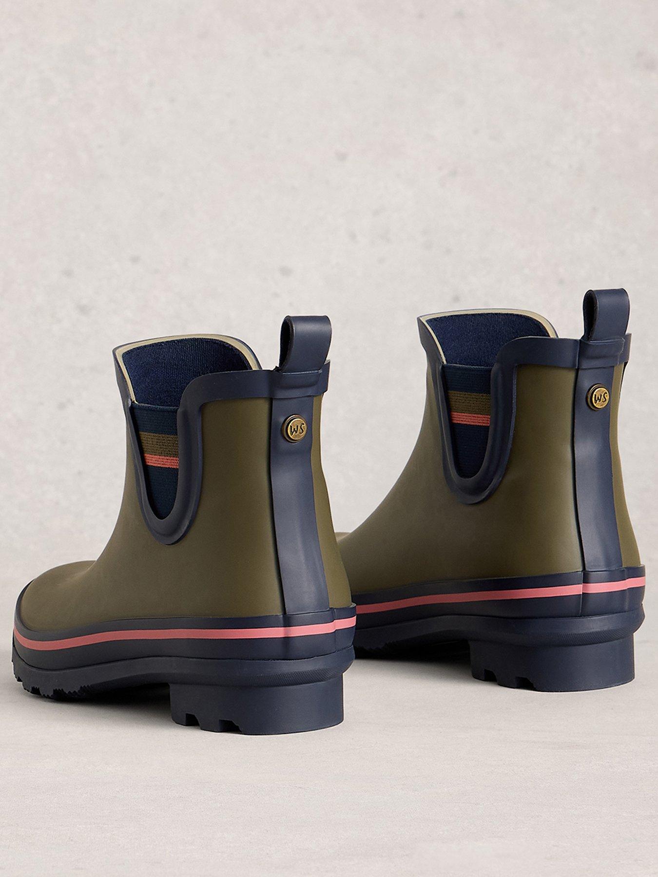 white-stuff-puddle-wellie-boot-greenback