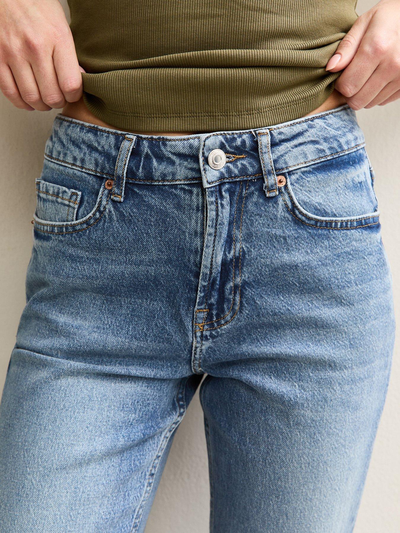 Image 5 of 6 of New Look Mid Straight Leg Jeans - Blue