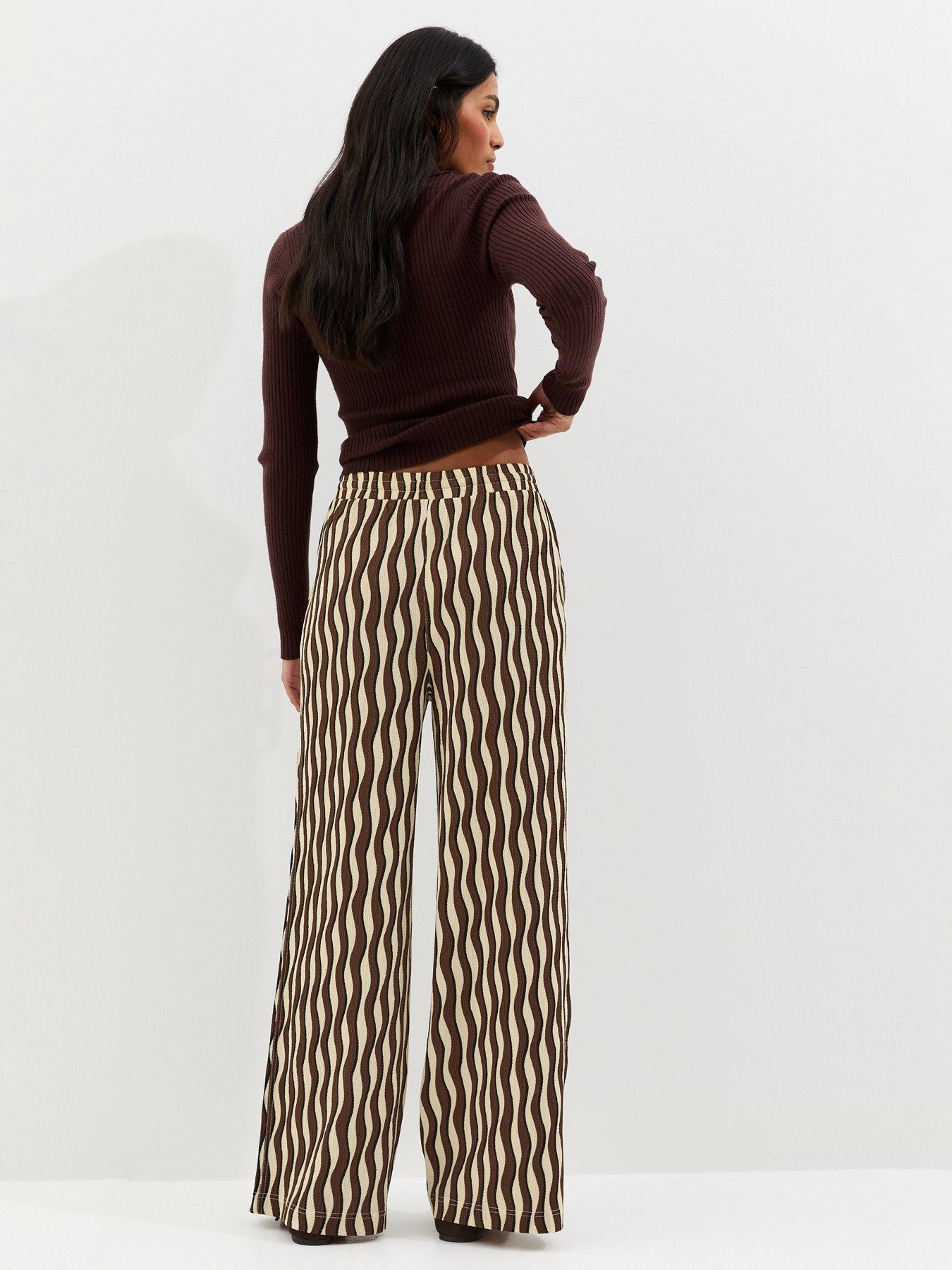 new-look-jersey-wave-patterned-wide-leg-trousers-brownstillFront