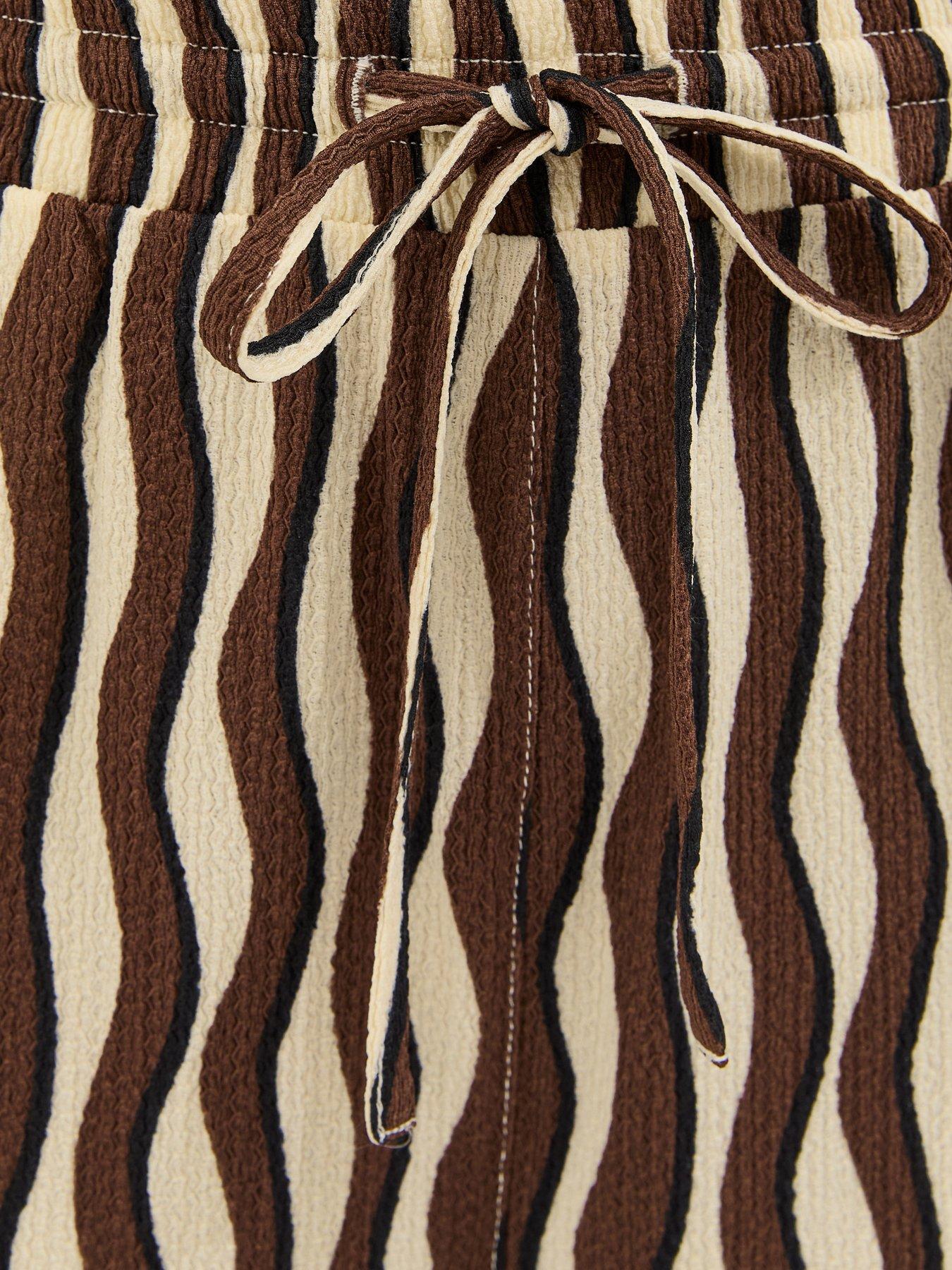new-look-jersey-wave-patterned-wide-leg-trousers-browndetail