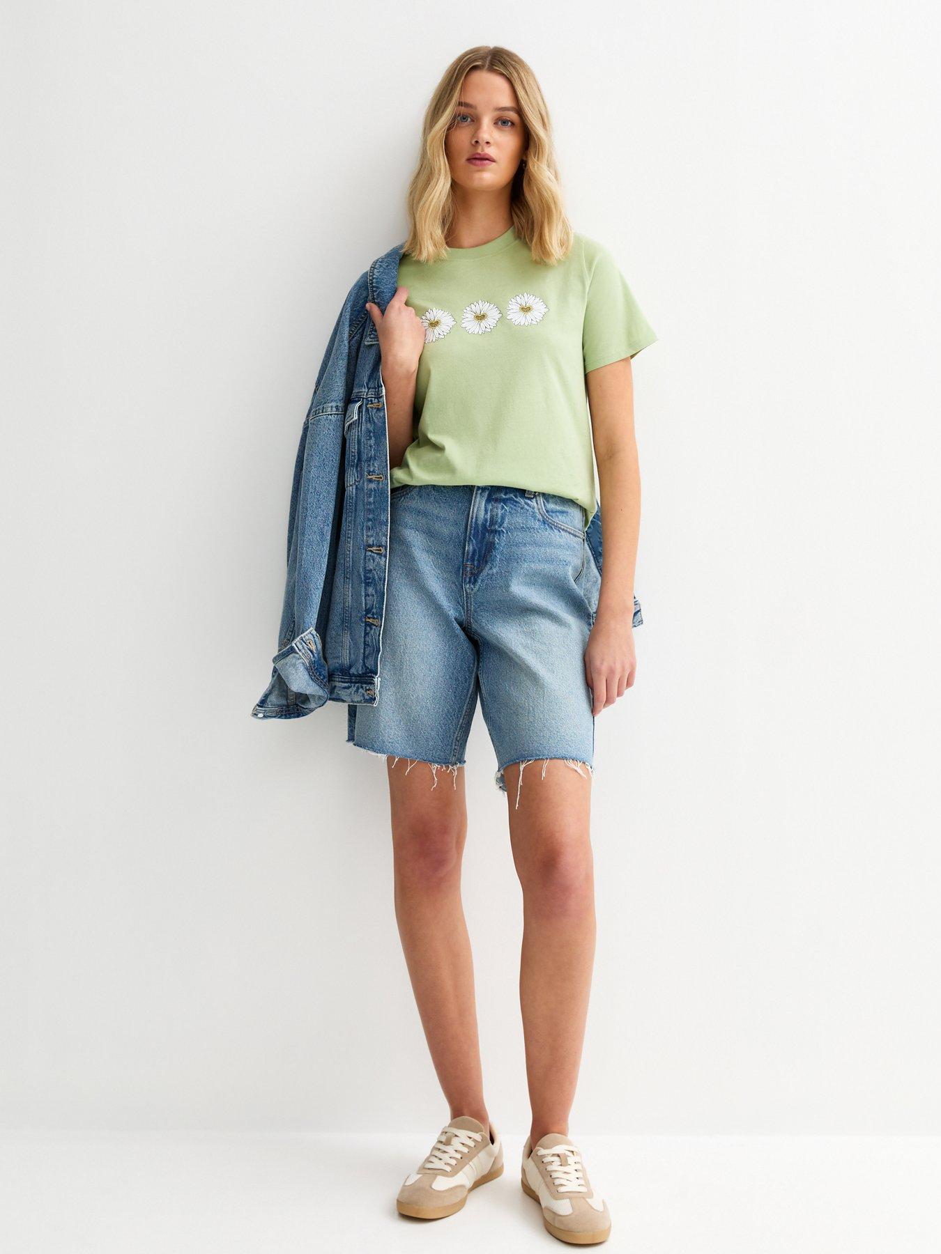 new-look-daisy-print-t-shirt-greenback