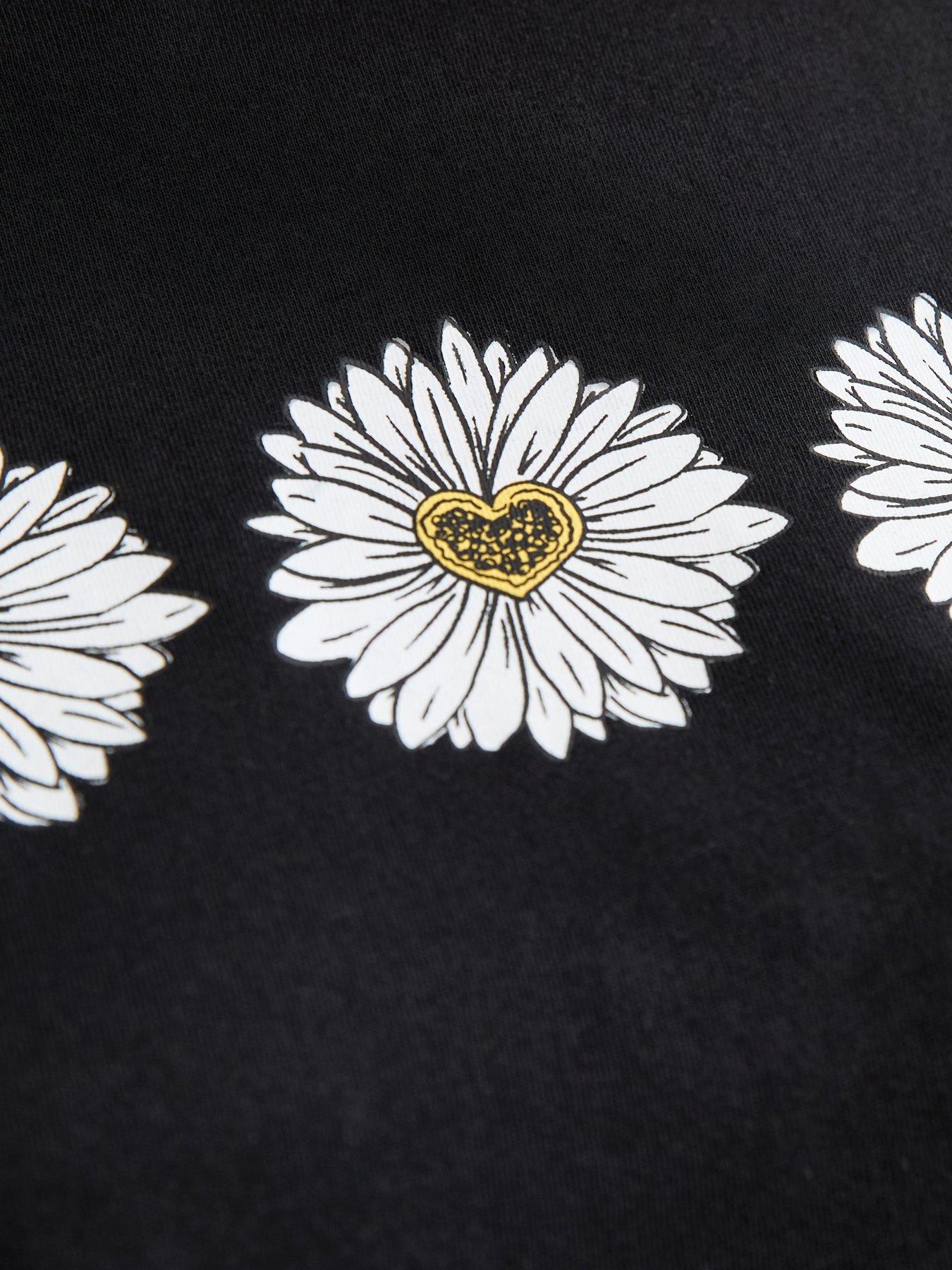 new-look-black-daisy-print-t-shirtdetail