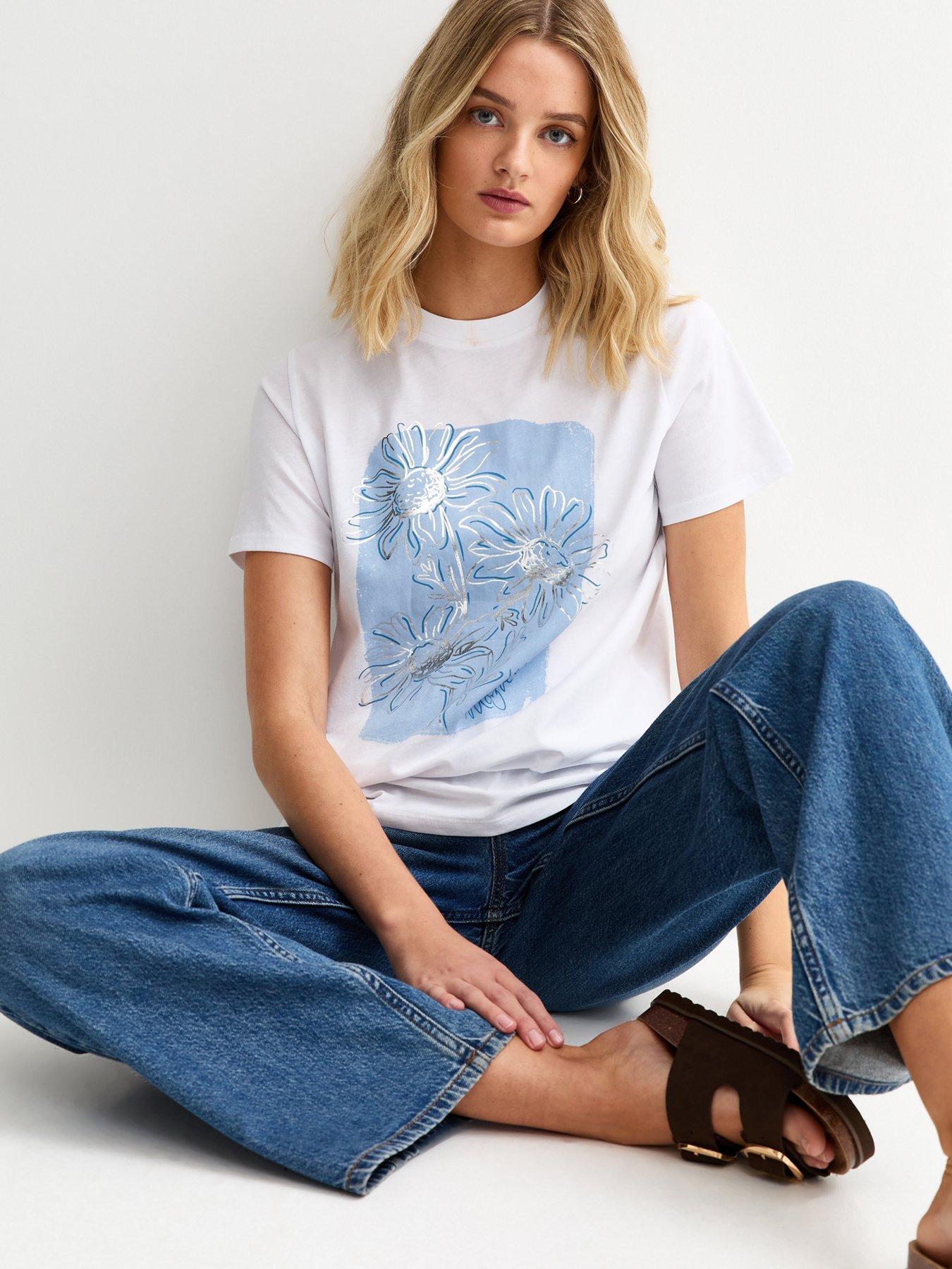 new-look-light-blue-foiled-flower-print-t-shirtoutfit
