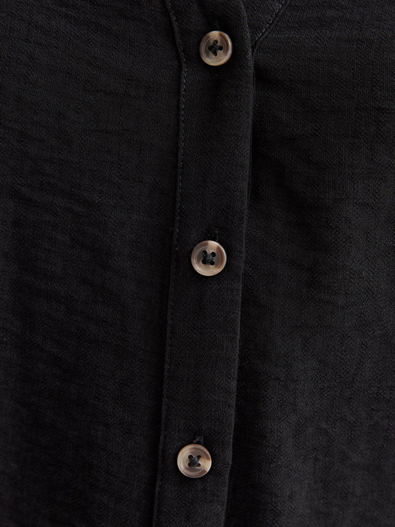 new-look-black-collared-v-neck-short-shirtdetail