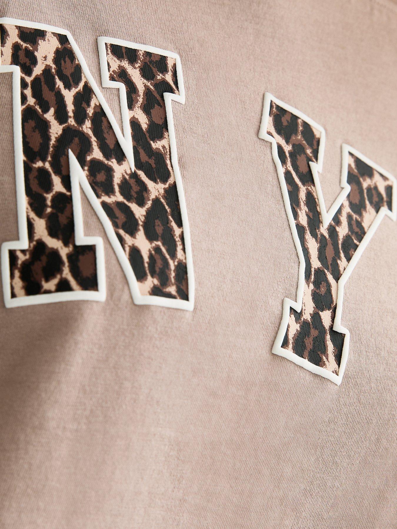 Image 5 of 5 of New Look Mink Leopard Print Nyc Regular T-shirt