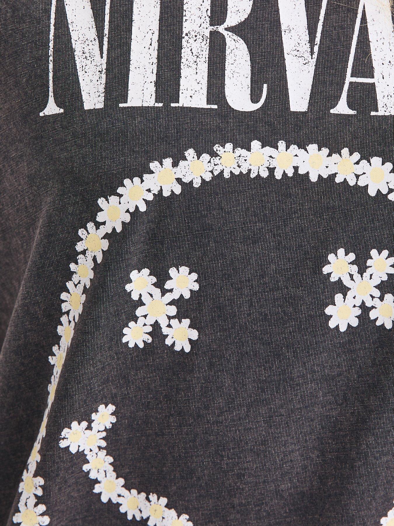 new-look-dark-grey-nirvana-daisy-smiley-oversized-t-shirtdetail