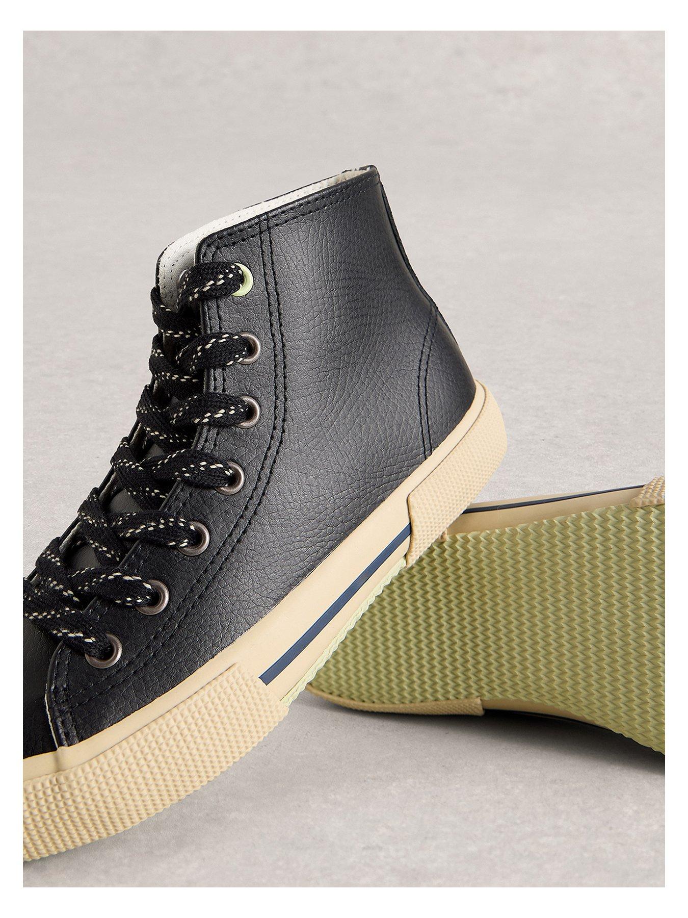 white-stuff-pippa-leather-hi-top-traineroutfit