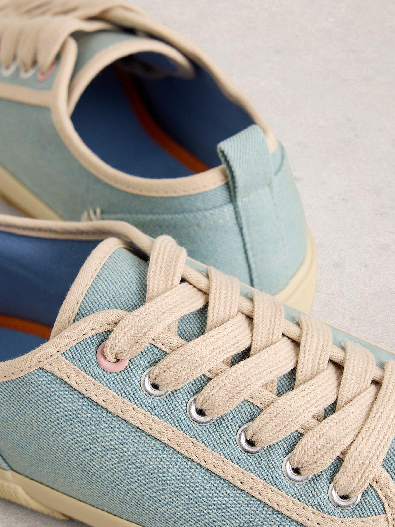 white-stuff-pippa-canvas-lace-up-traineroutfit