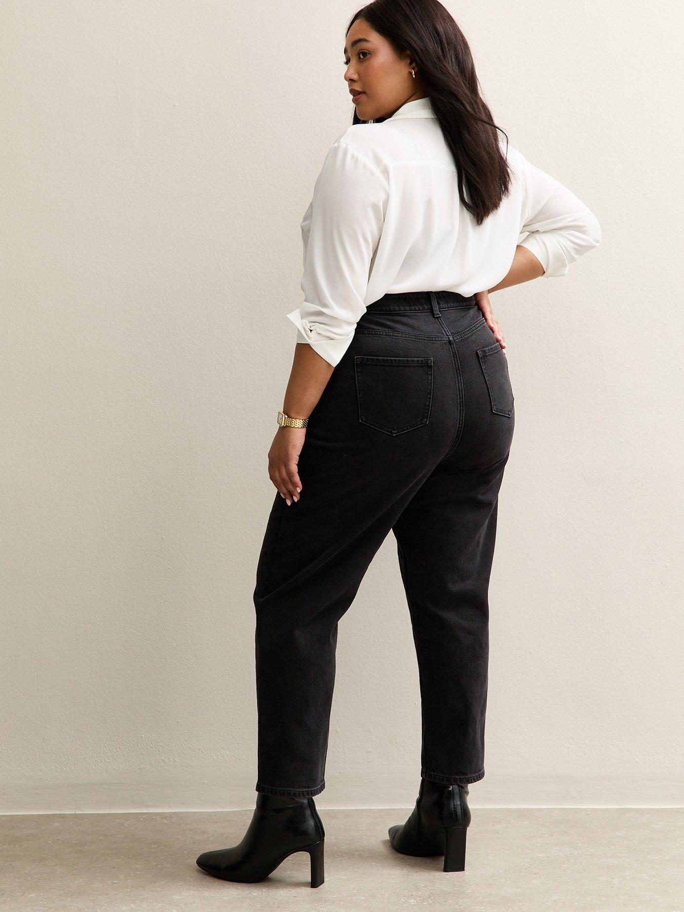 Image 2 of 7 of New Look Curves Mom Jeans - Black