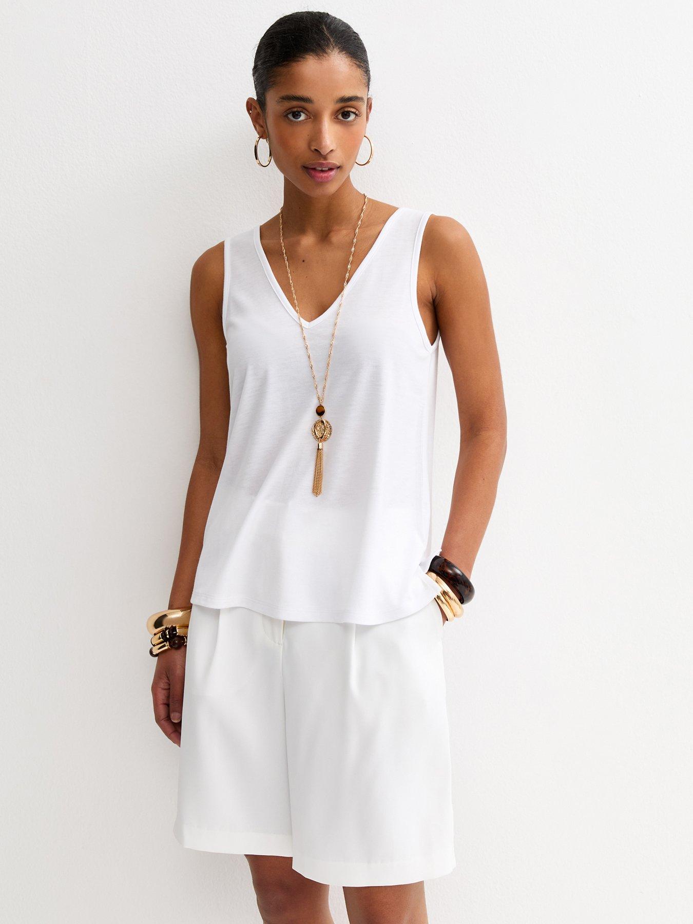 Image 3 of 5 of New Look White Relaxed V Neck Tank Top