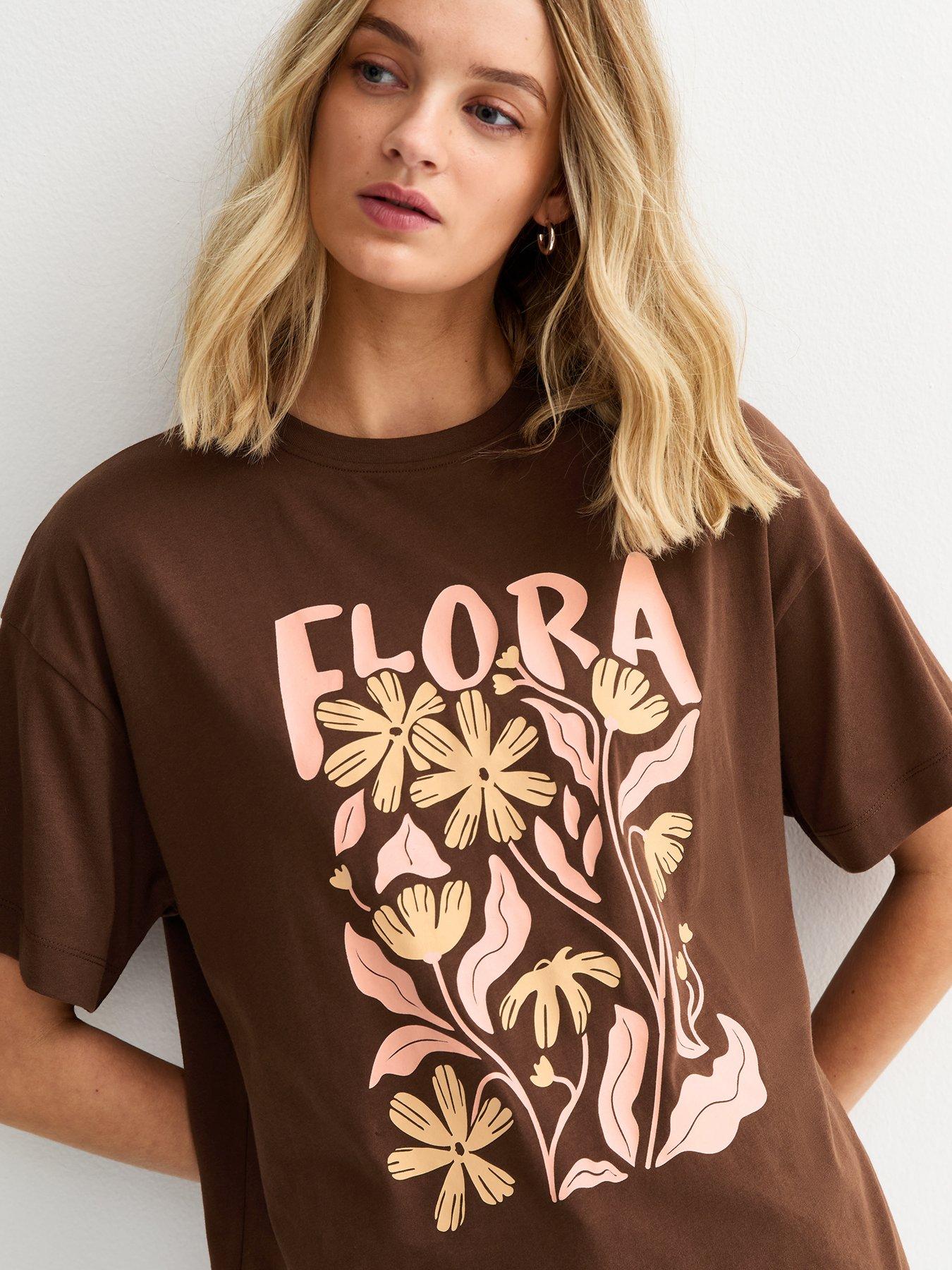 new-look-dark-brown-flora-print-oversized-t-shirtoutfit