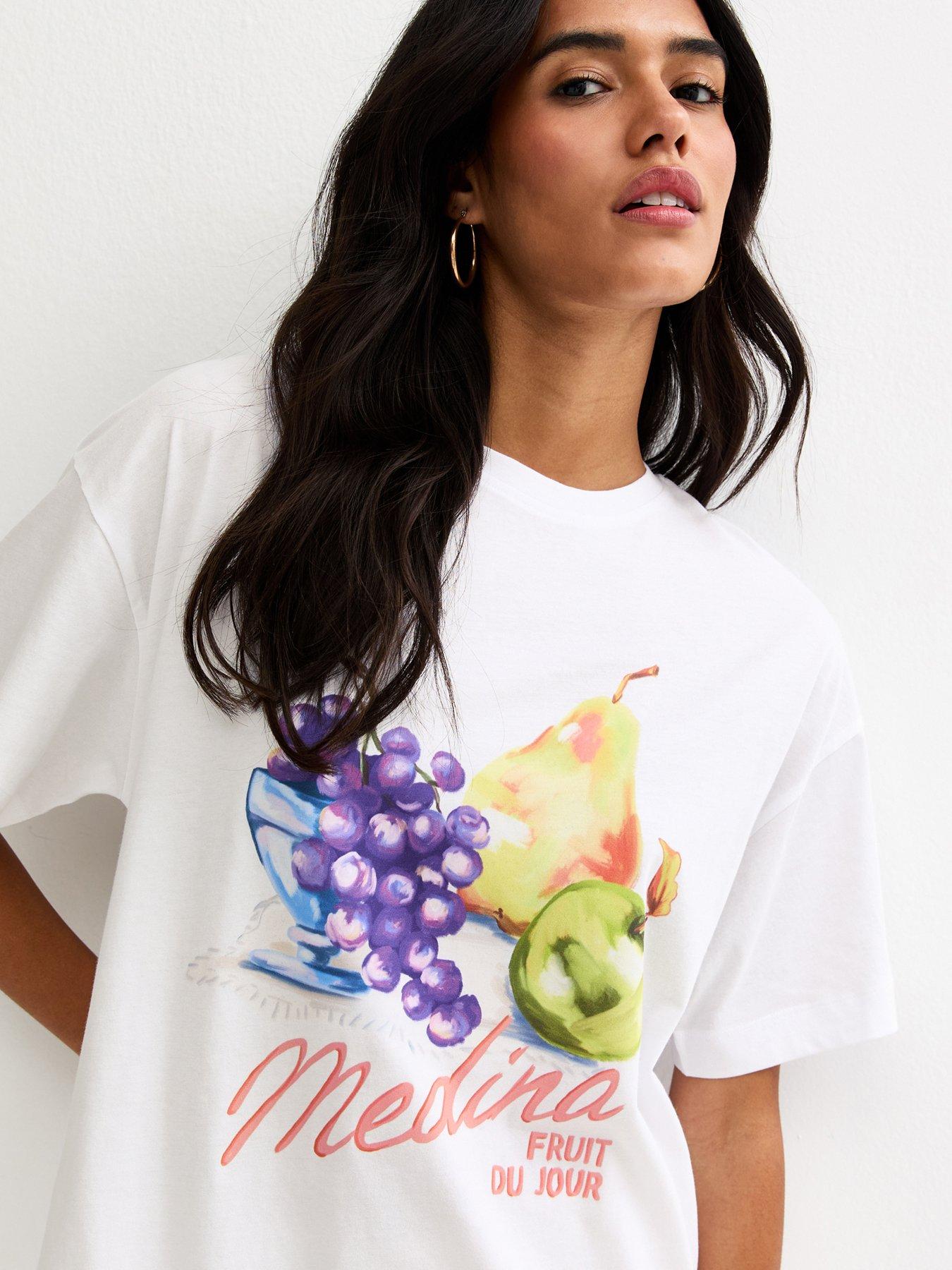 new-look-white-cotton-fruit-print-oversized-t-shirtoutfit