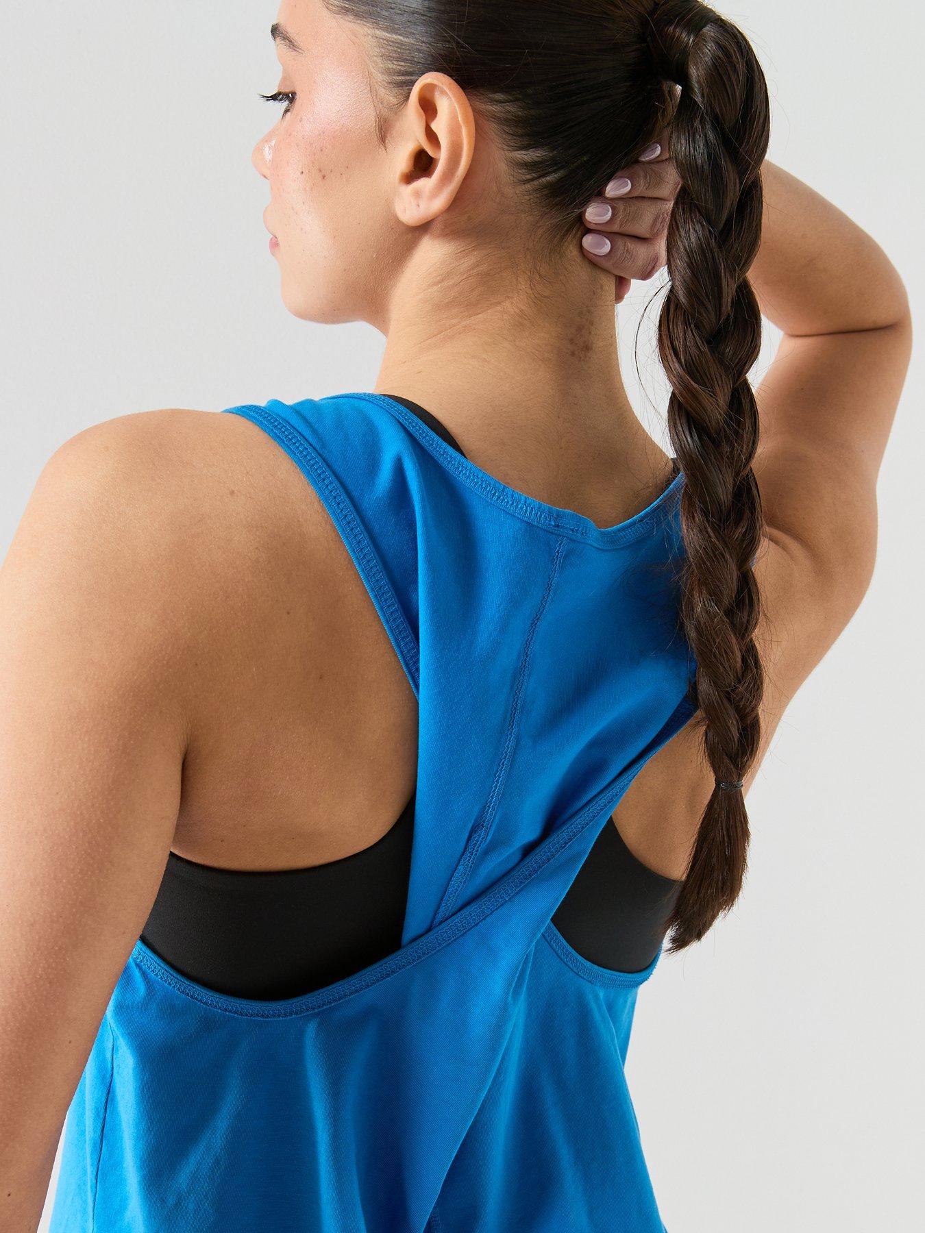 fp-movement-womens-training-hot-shot-twist-tank-blueoutfit