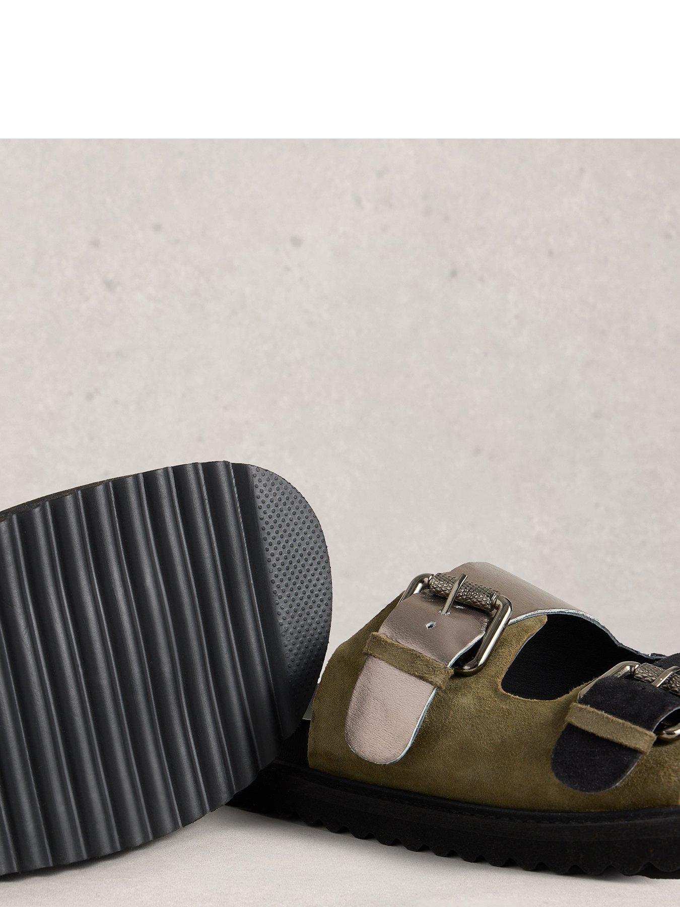 white-stuff-patty-footbed-blackoutfit