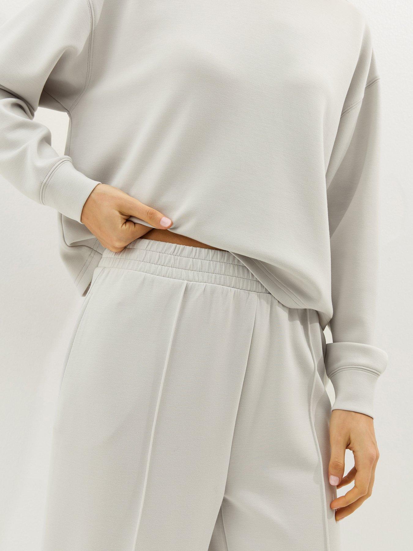 new-look-premium-jersey-joggers-light-greyoutfit