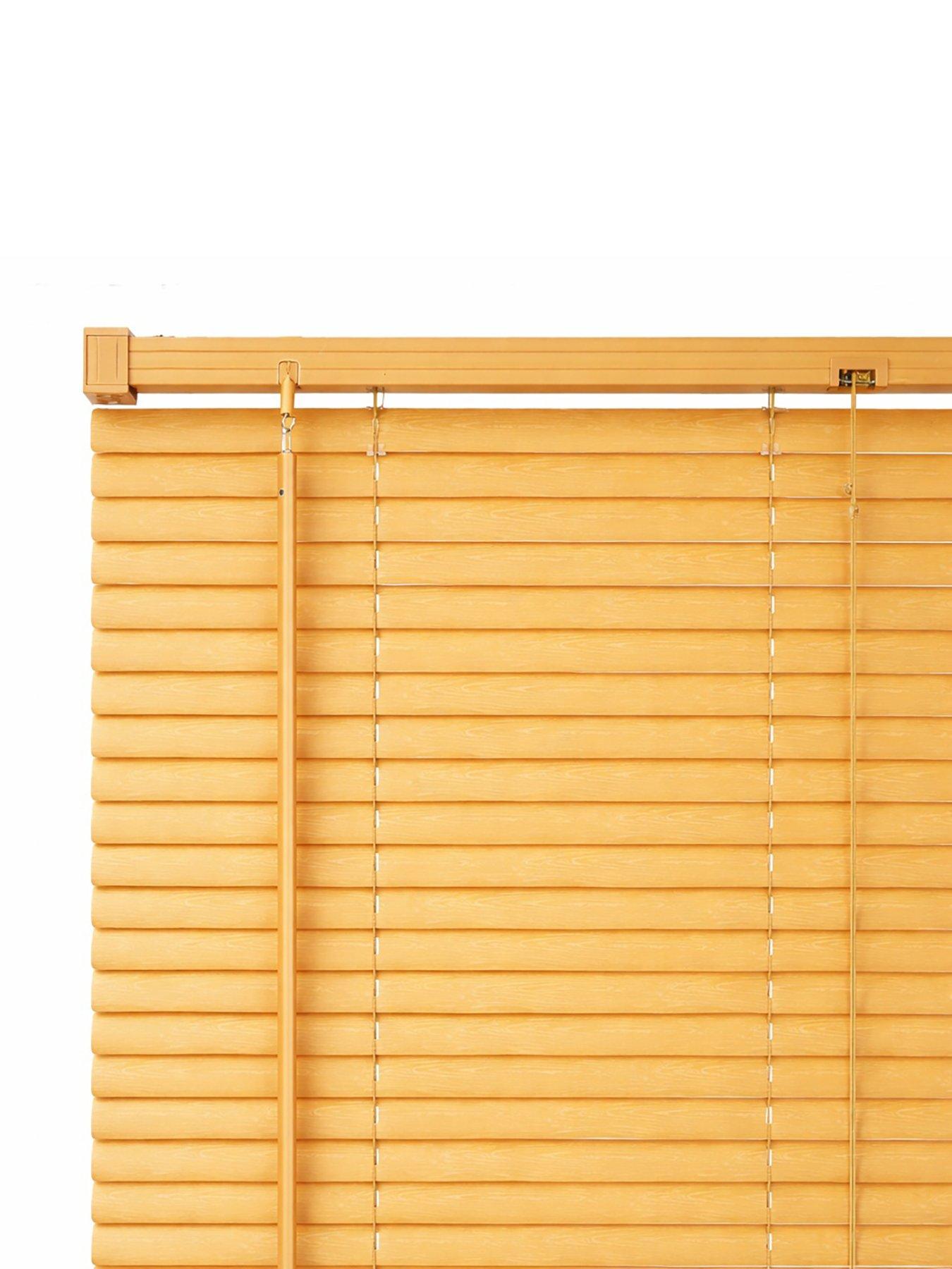 The Very Collection Venetian Blind 90x160 Textured Wood Effect Pvc
