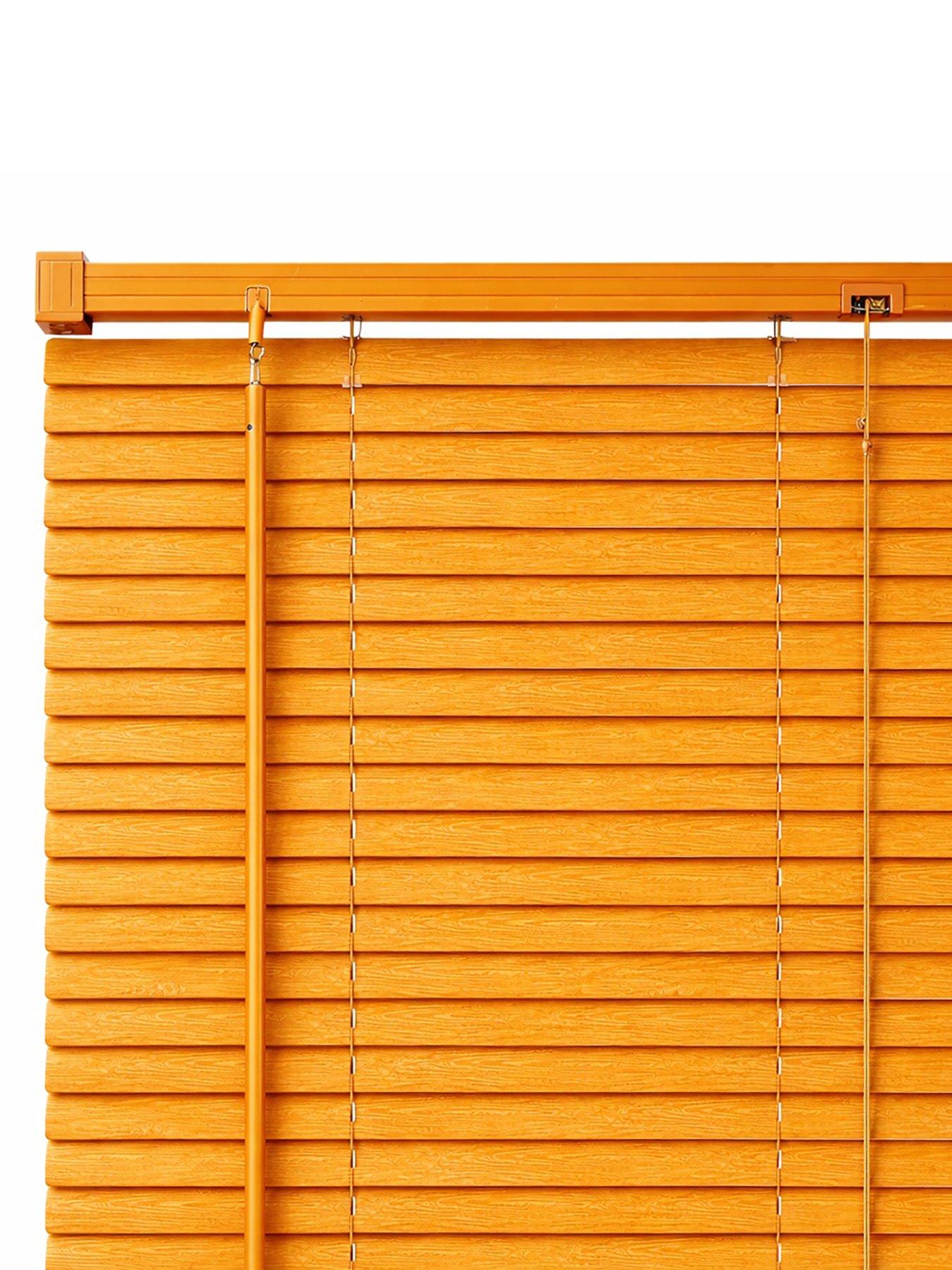 The Very Collection Venetian Blind 90x160 Textured Wood Effect Pvc