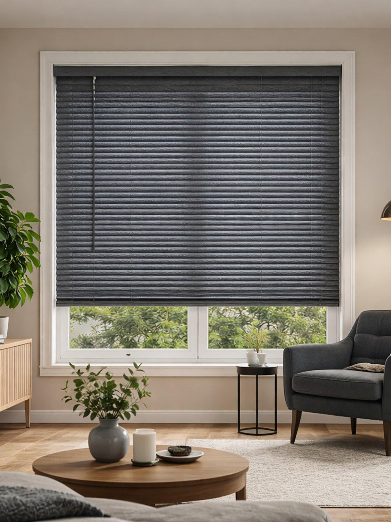 the-very-collection-venetian-blind-90x160-textured-wood-effect-pvcoutfit