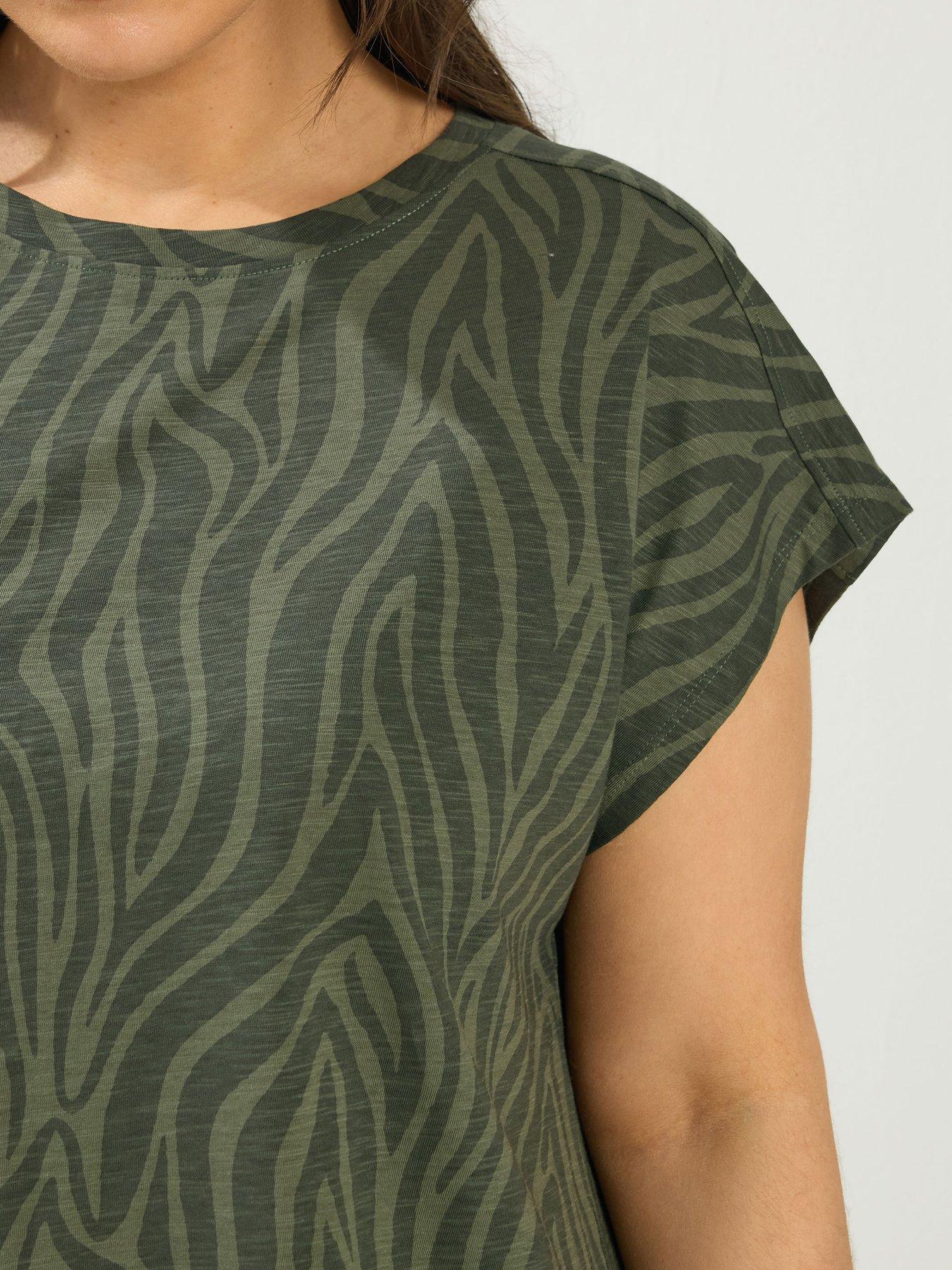 yours-curve-printed-grown-on-slub-t-shirtoutfit