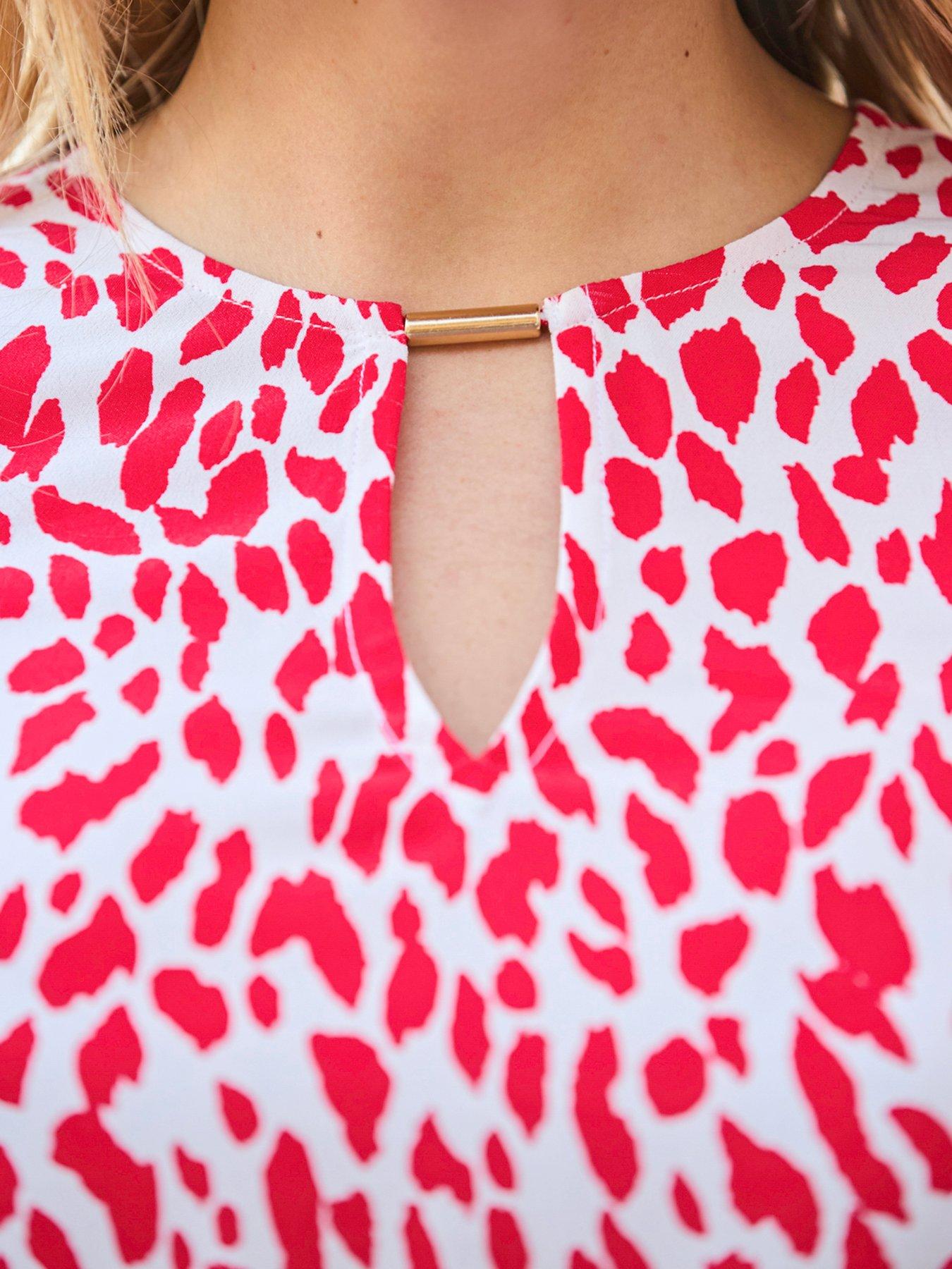 sosandar-chiffon-shirred-hem-top-reddetail