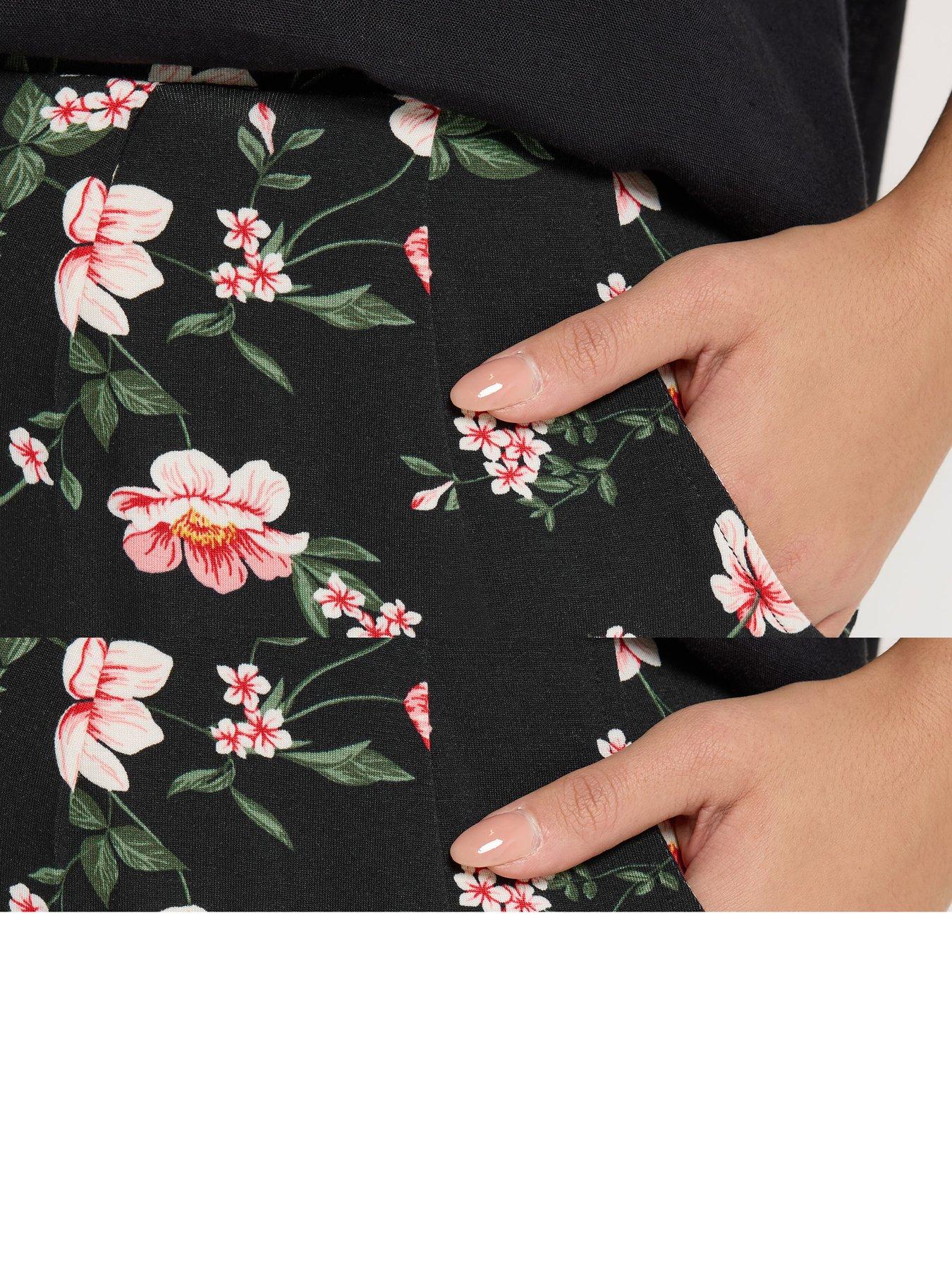 yours-curve-double-pleat-floral-harem-trousersoutfit