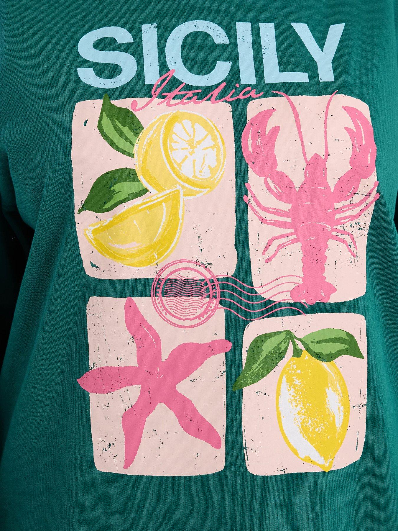 yours-curve-sicily-sweatshirtoutfit